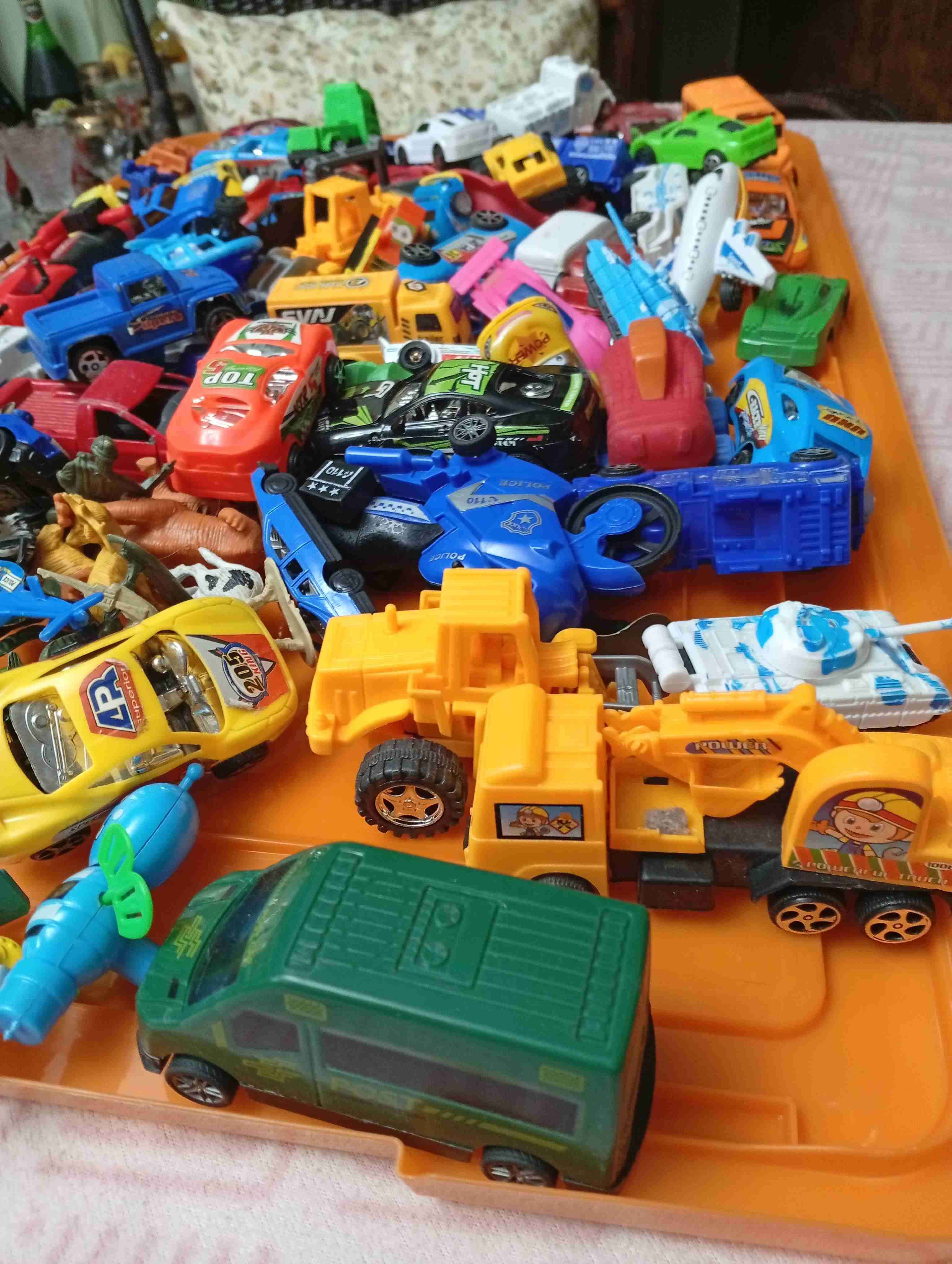 Lote de autitos pequeños. Gran variedad . - miniatura 2