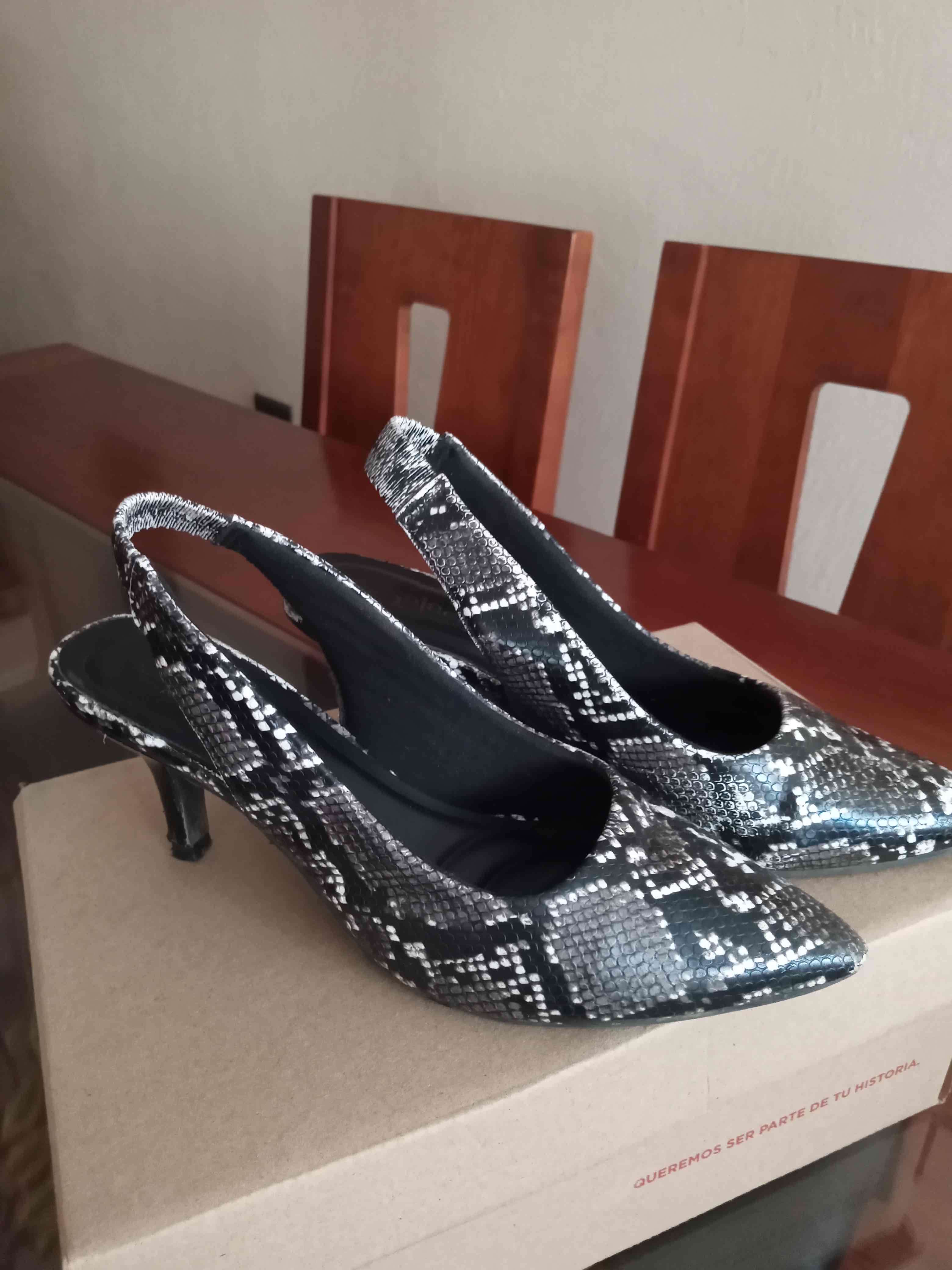 Zapatos de taco bajo animal print - miniatura 1