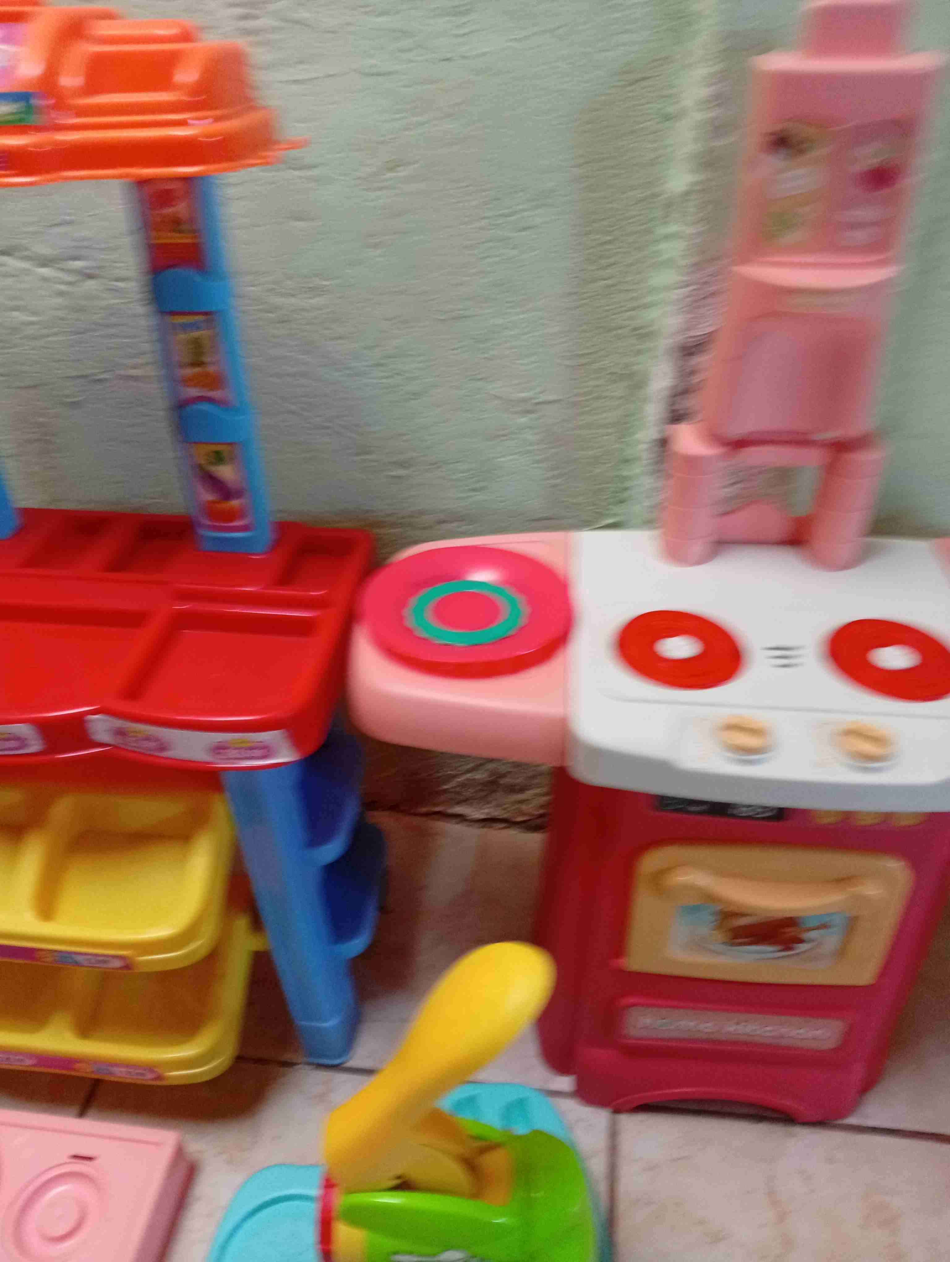 Cocina de juguete multicolor - miniatura 1