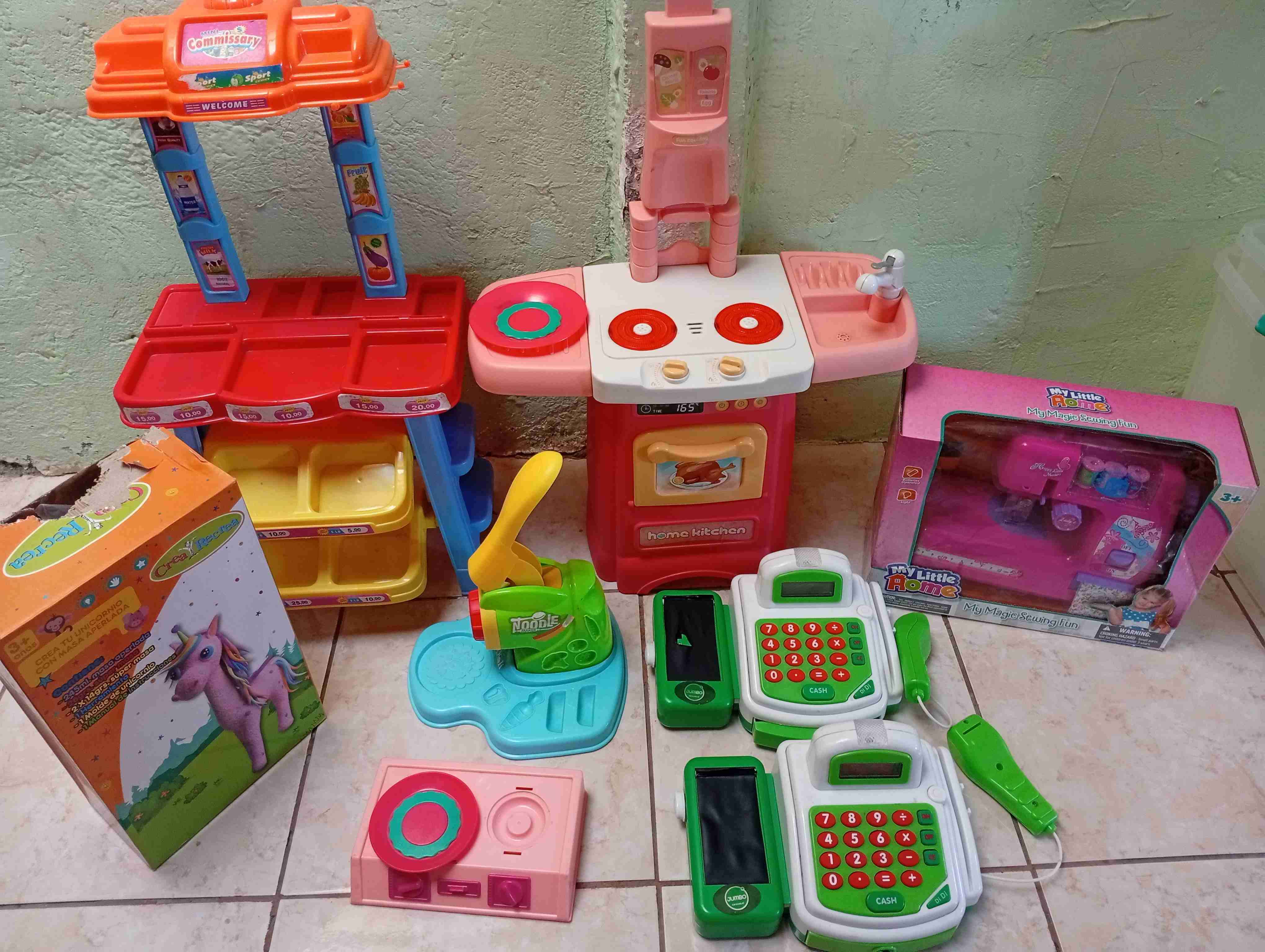 Cocina de juguete multicolor - miniatura 4