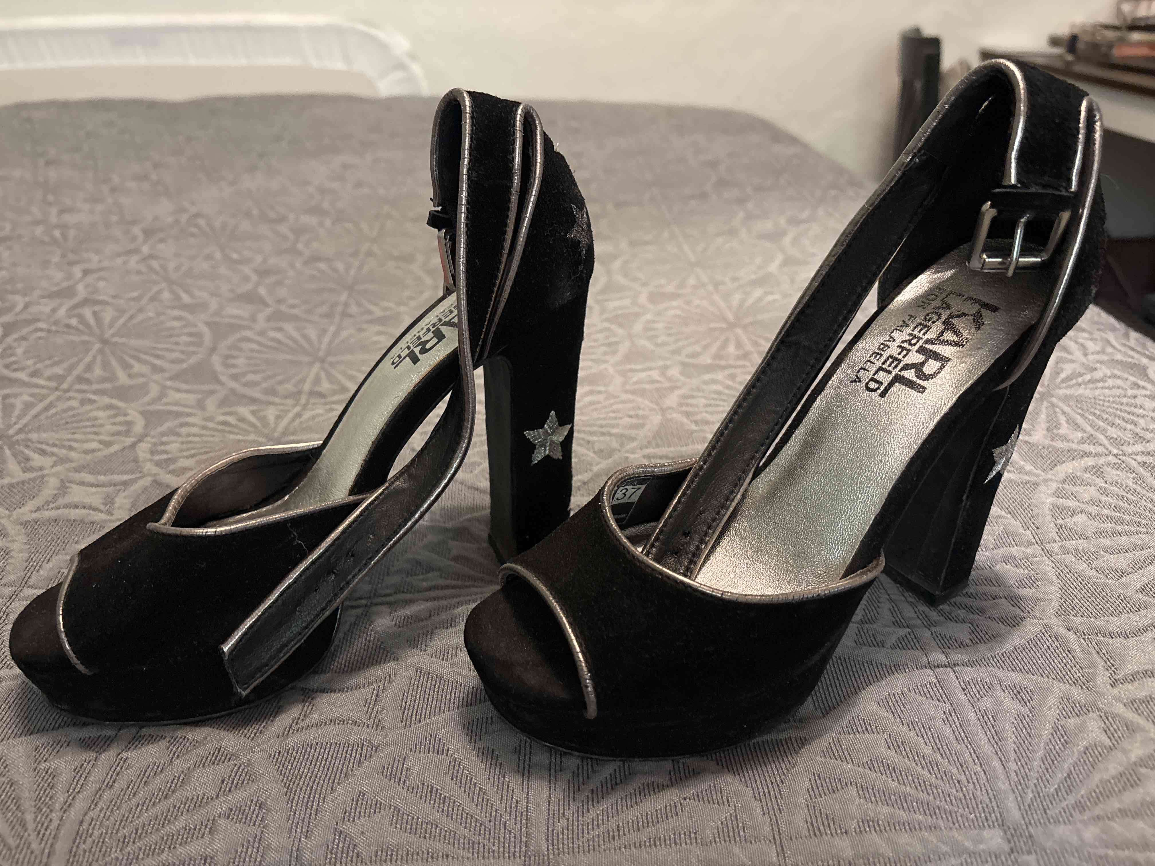 Tacones negros KARL LAGERFELD originales