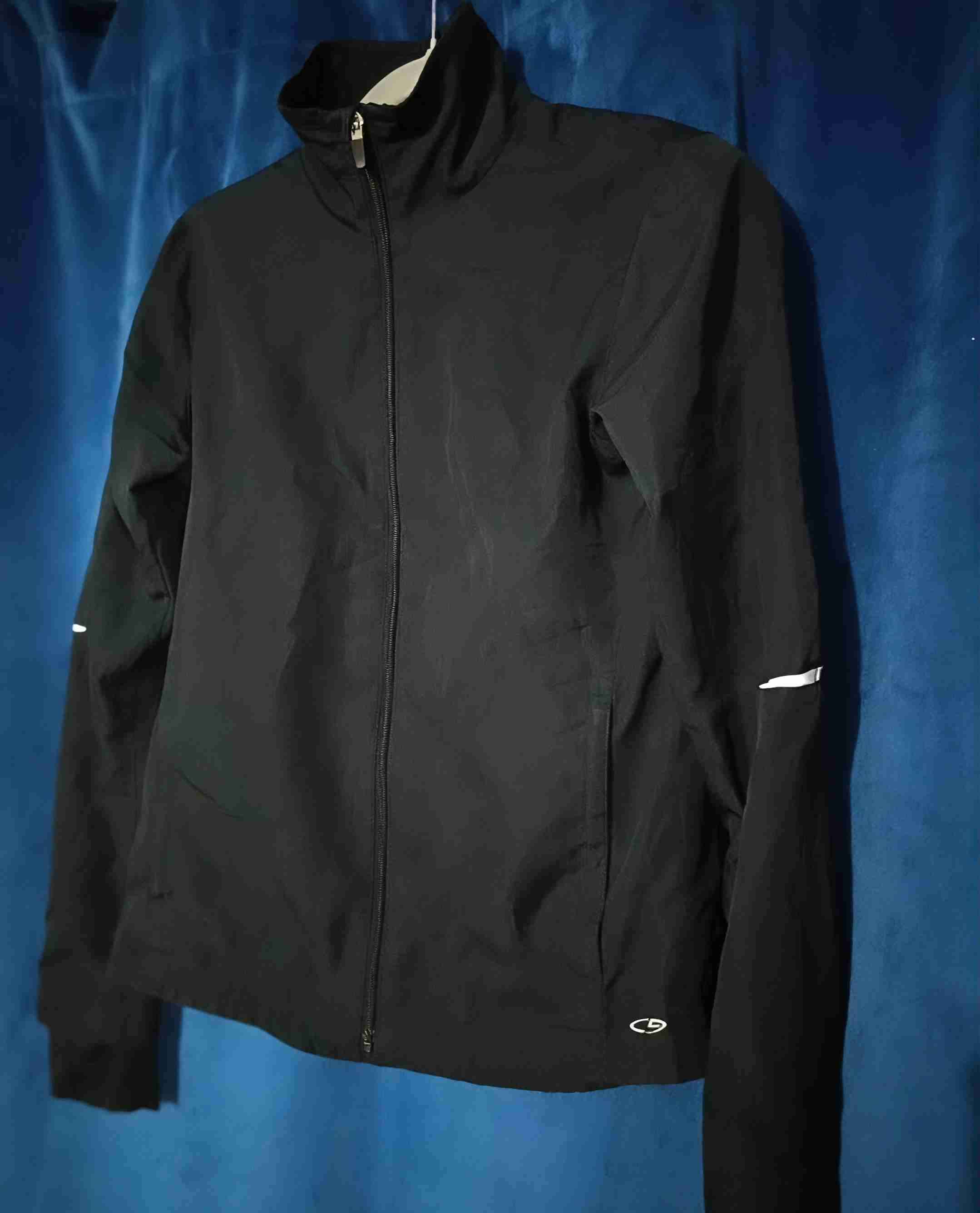 Cortavientos con capucha - miniatura 2