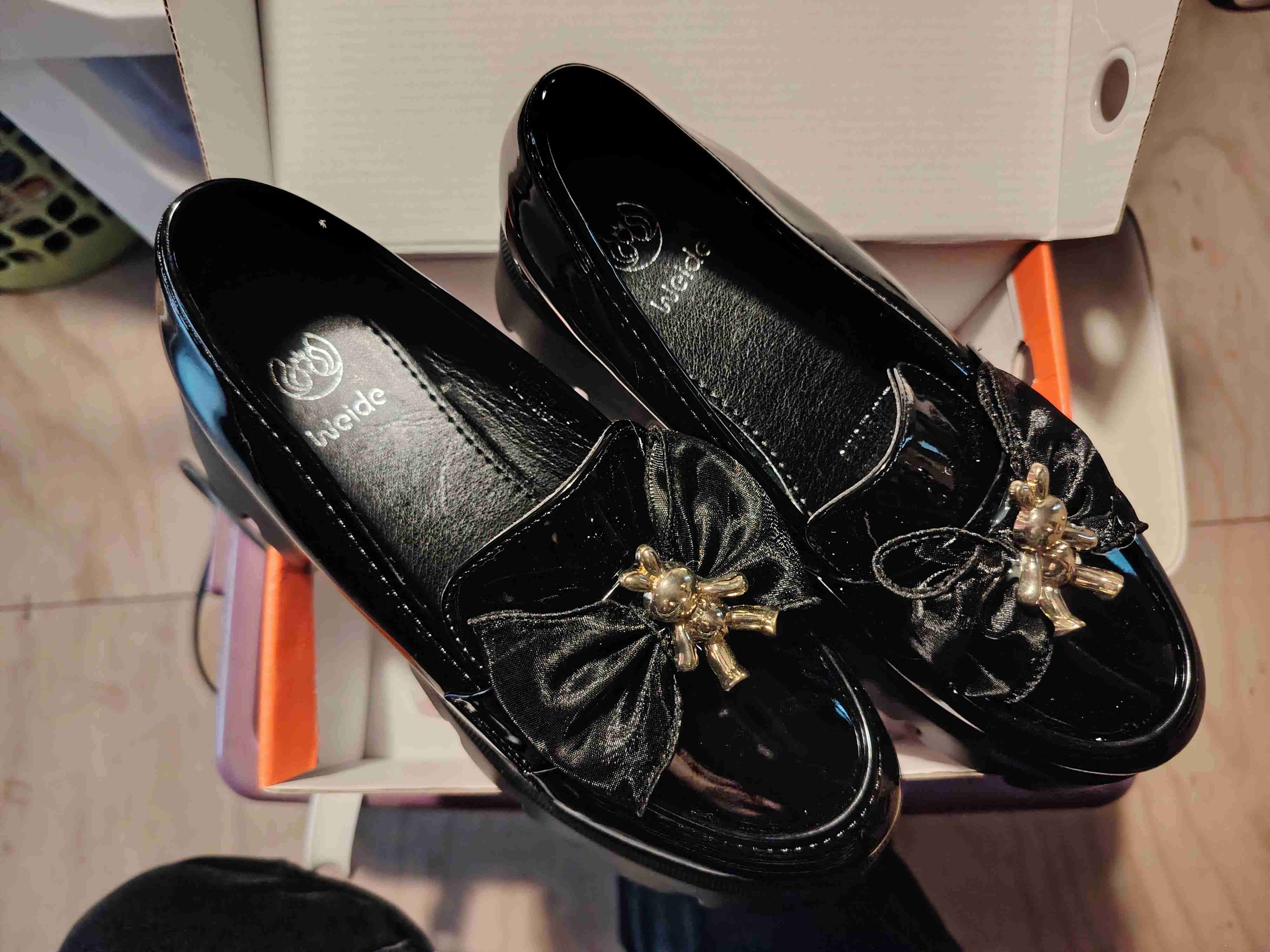 Mocasines negros con detalle dorado - miniatura 3