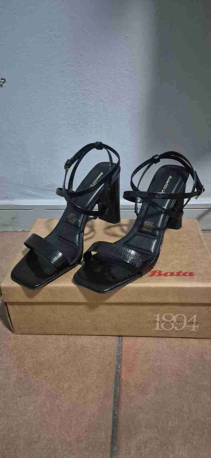 Zapatillas y sandalias. - miniatura 5