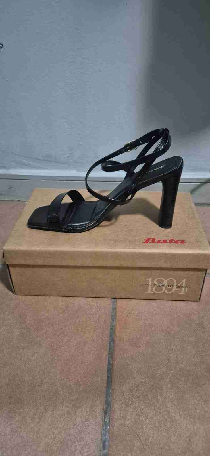 Zapatillas y sandalias. - miniatura 6