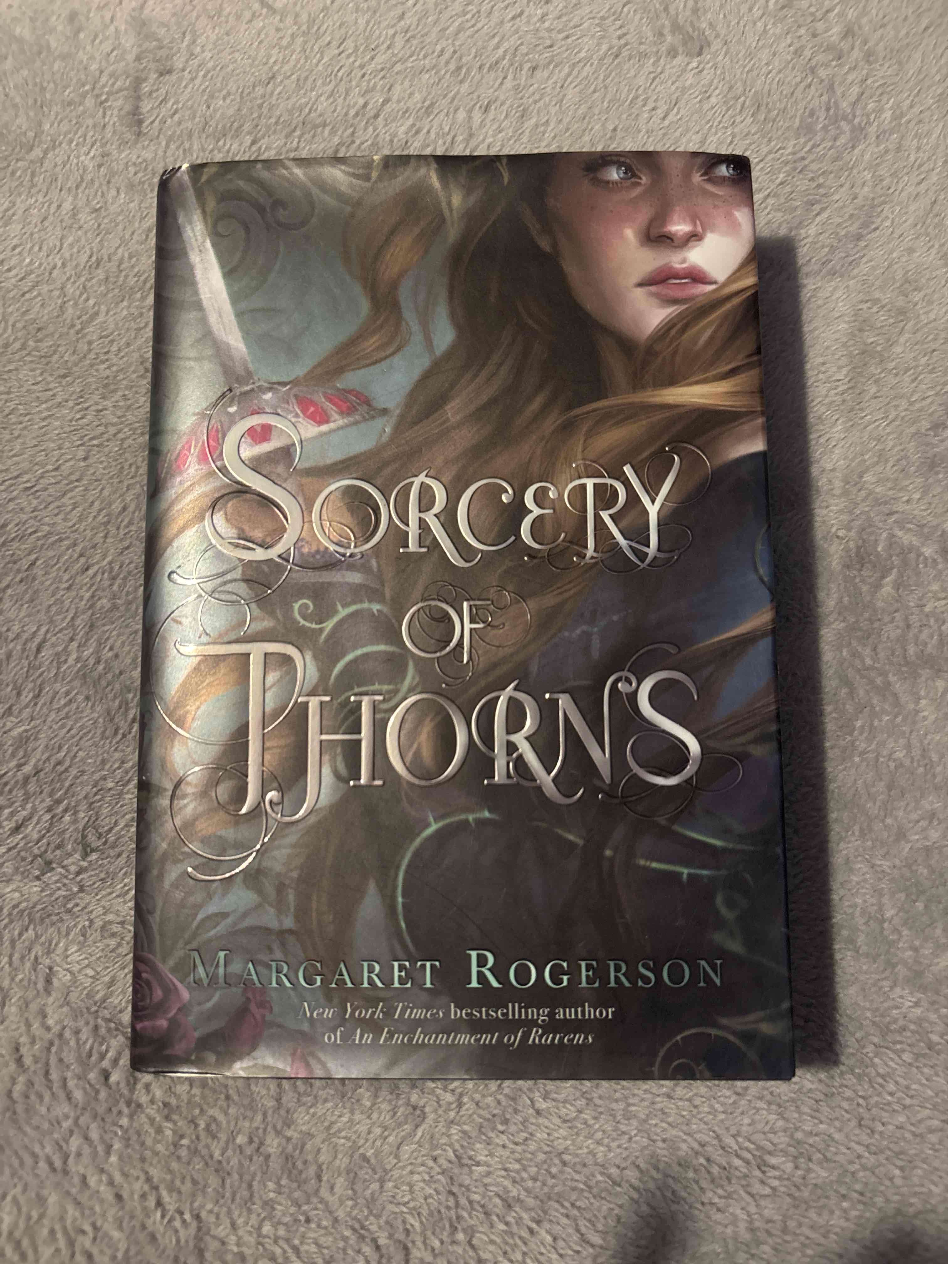 Libro 'Sorcery of Thorns' tapa dura