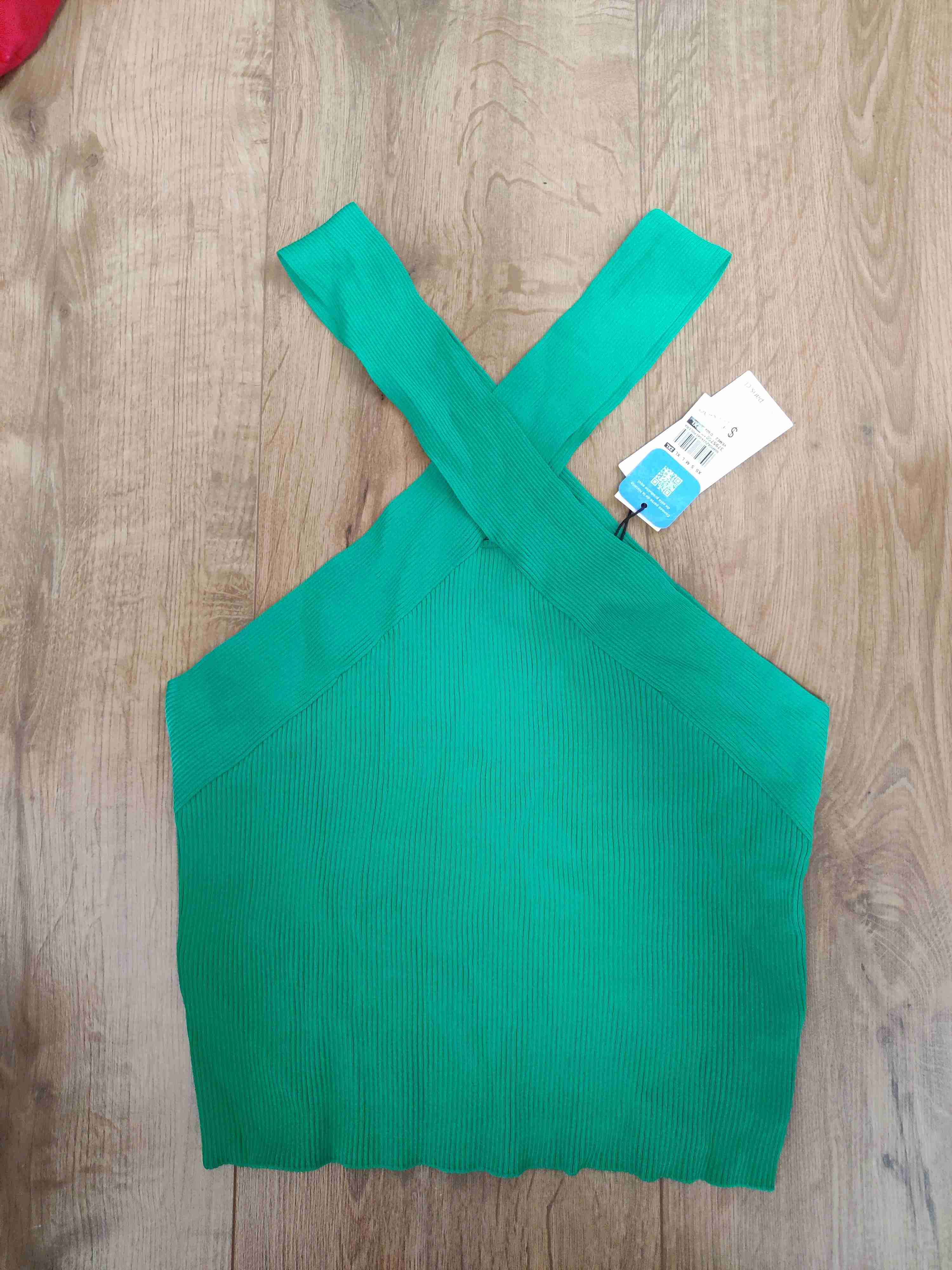 Top verde con tirantes cruzados - miniatura 1