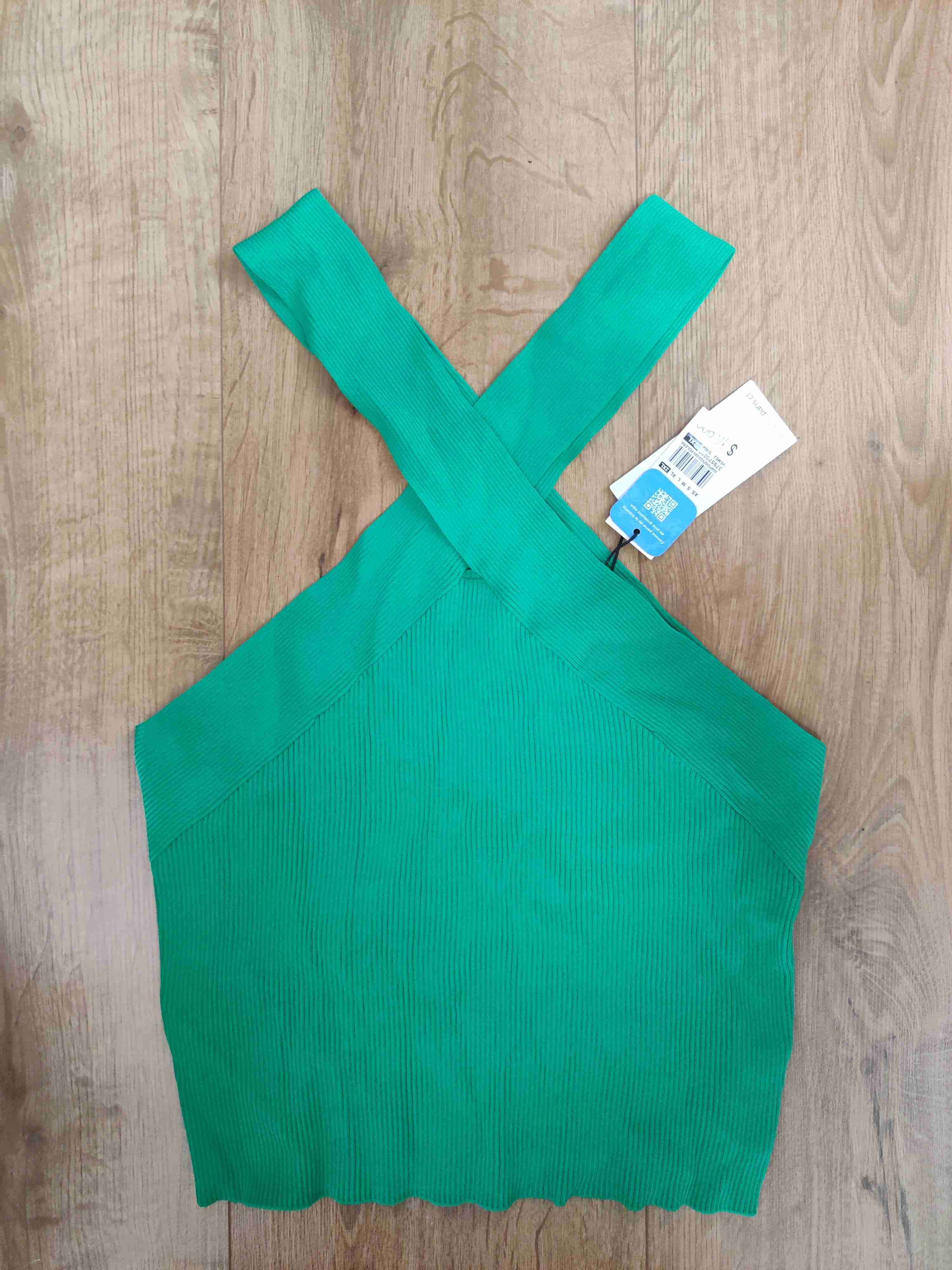 Top verde con tirantes cruzados - miniatura 3