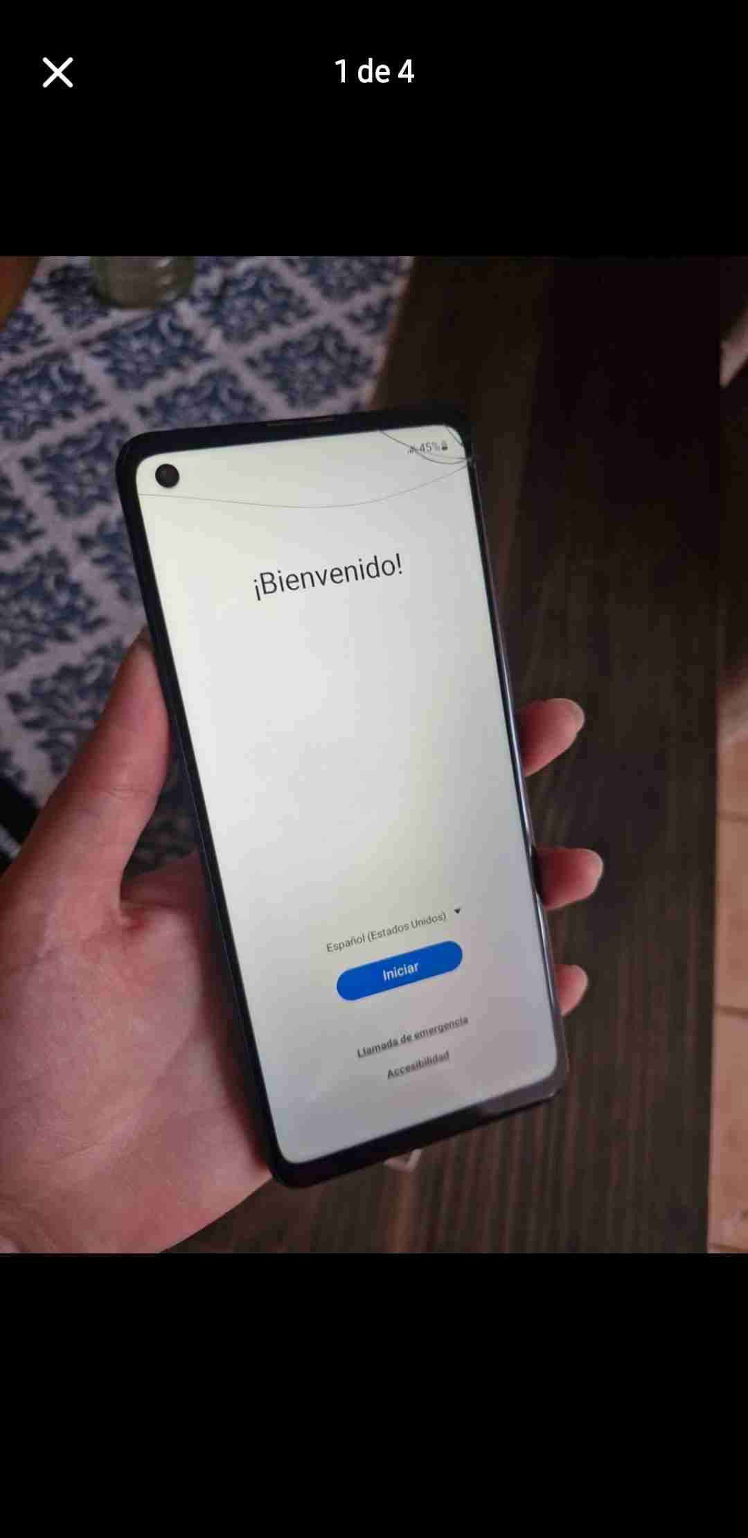Smartphone con pantalla rota - miniatura 1