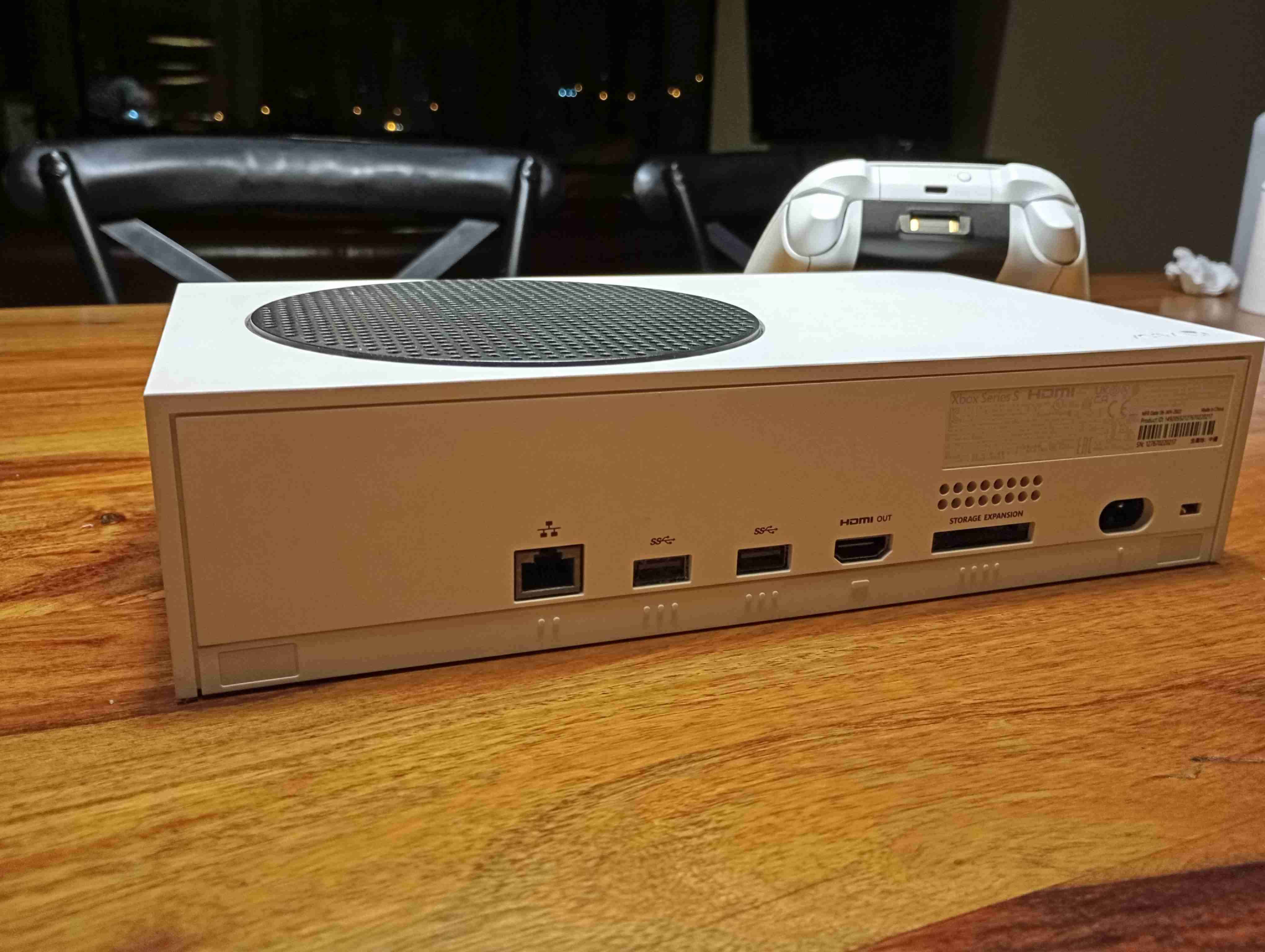 Consola Xbox Series S dos controles+audífonosGamer - miniatura 4