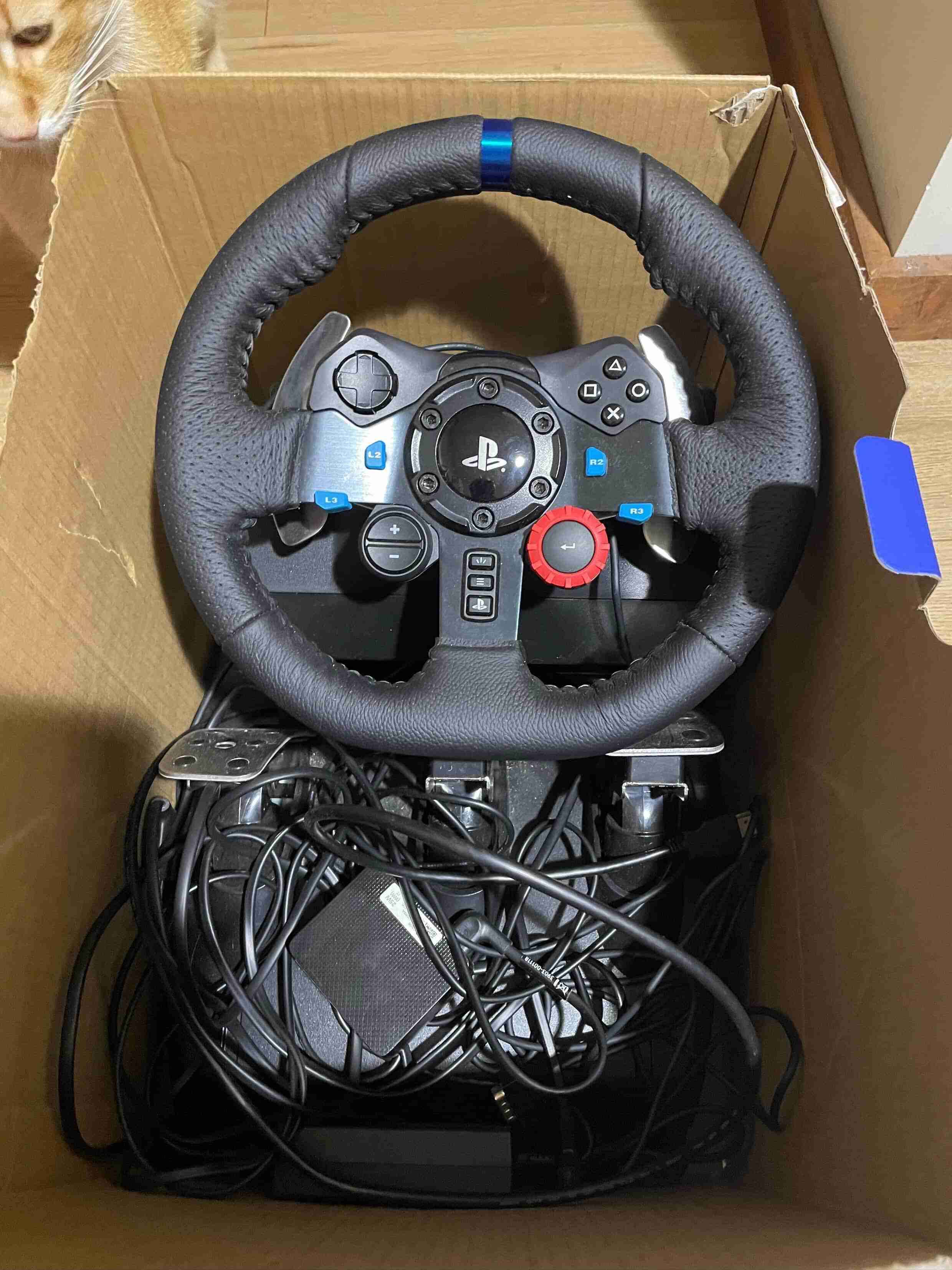 Volante y pedales de PlayStation