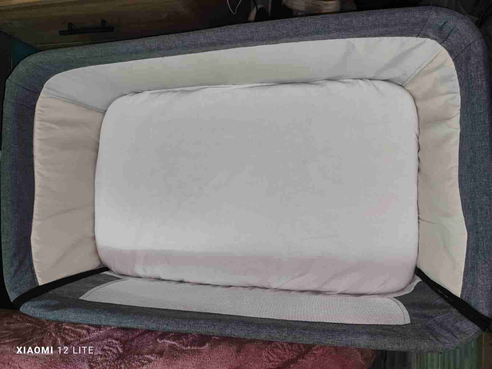 Cuna colecho gris y blanca - miniatura 1