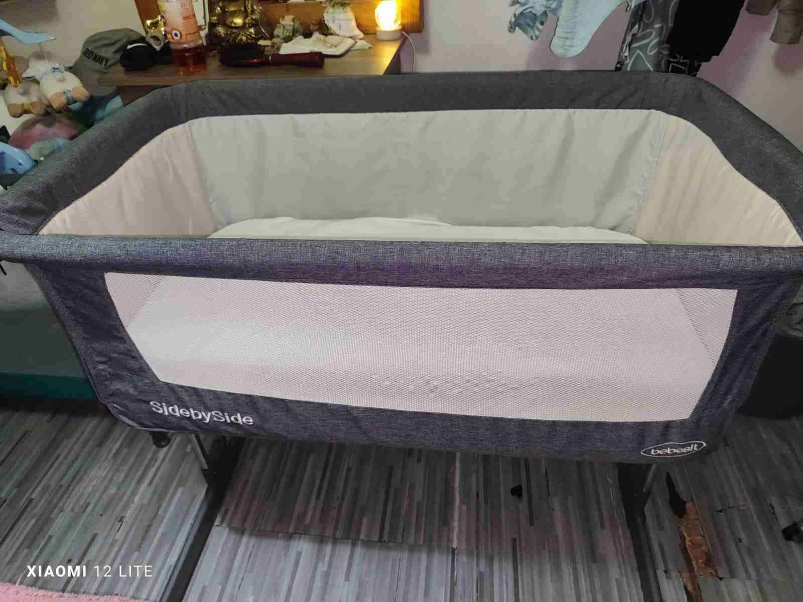 Cuna colecho gris y blanca - miniatura 2