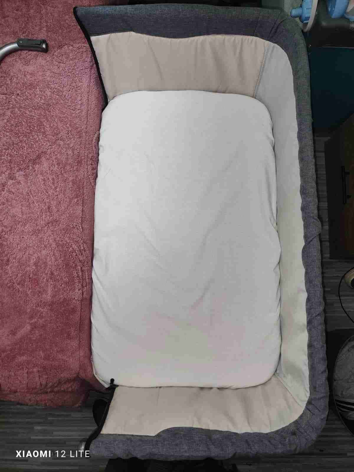 Cuna colecho gris y blanca - miniatura 3