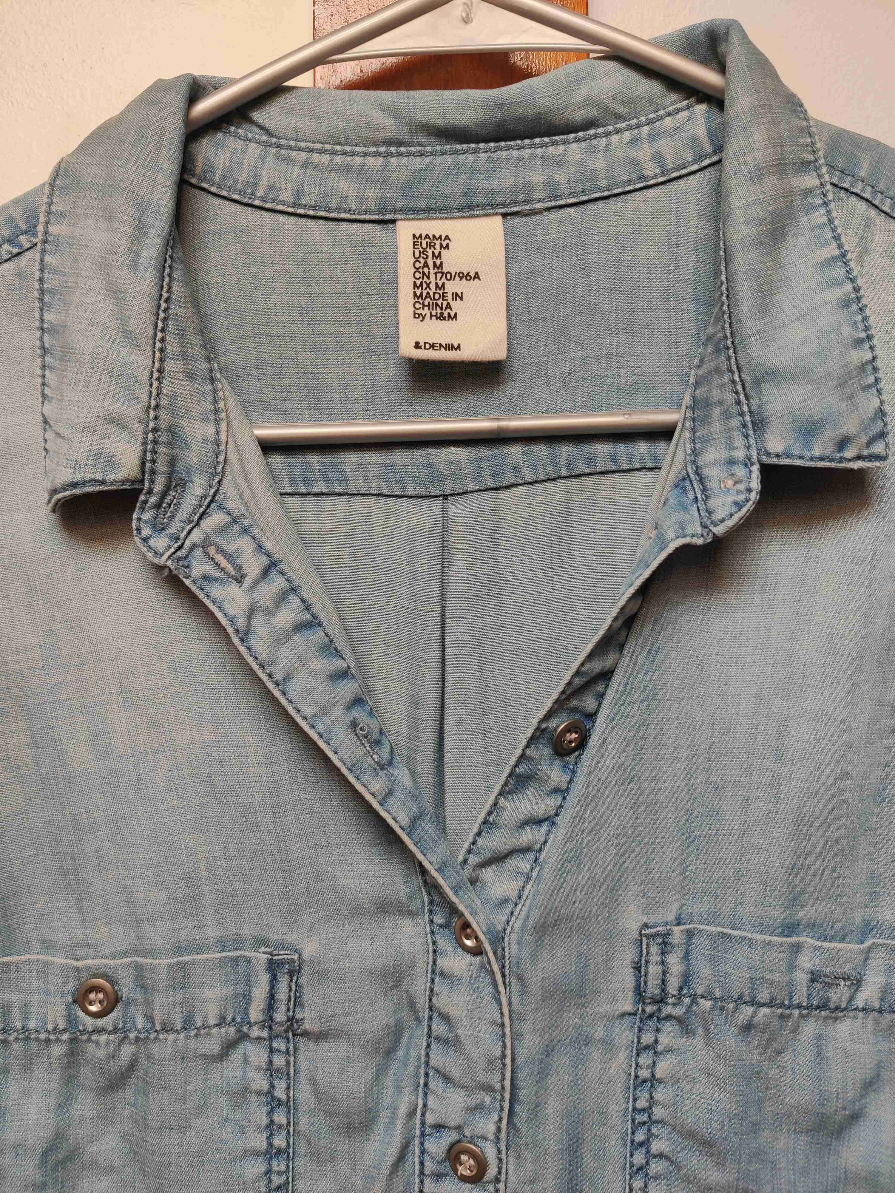 Camisa de mezclilla H&M azul claro - miniatura 2