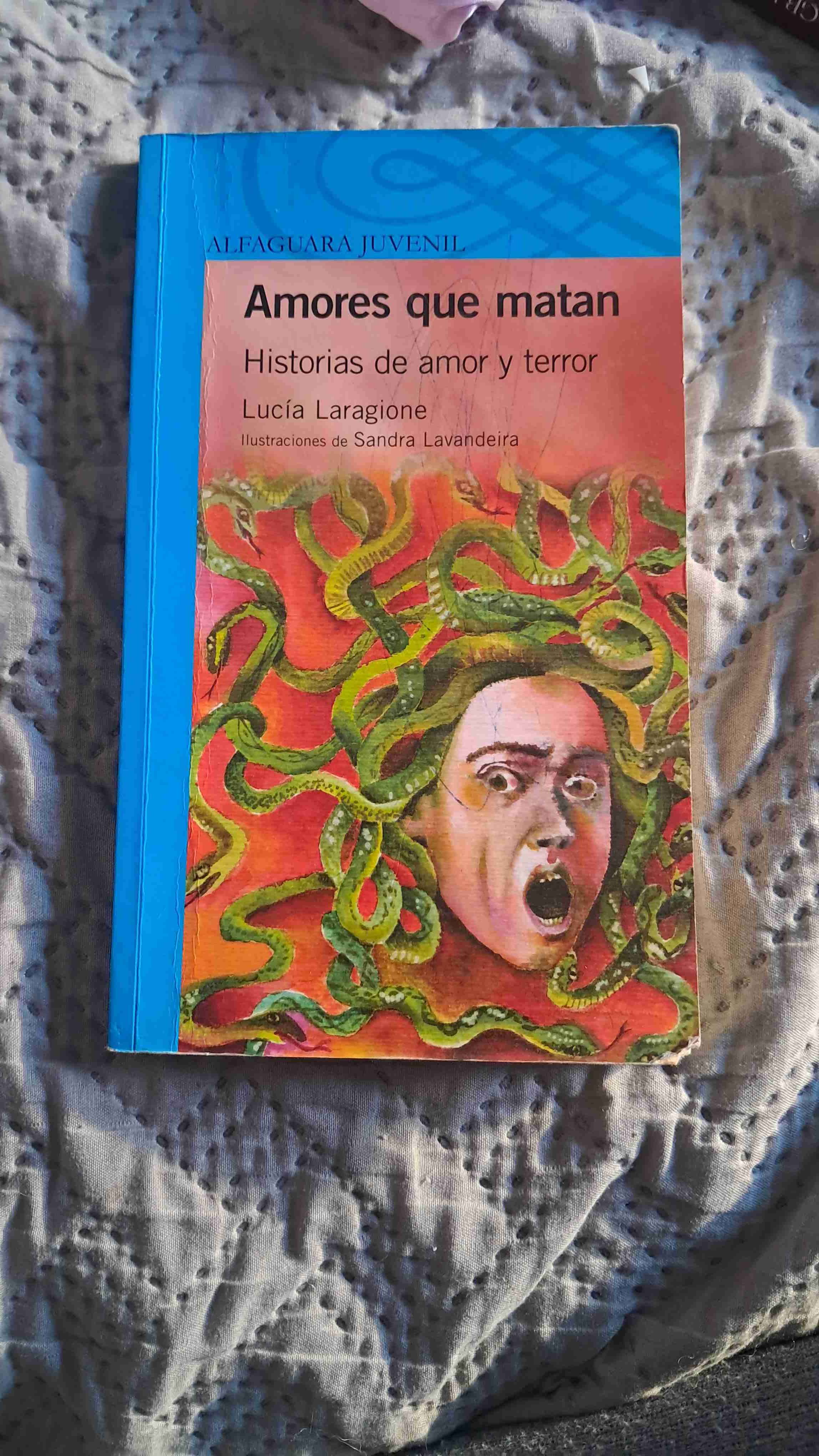 Libro Amores que matan de Lucía laragione - miniatura 1