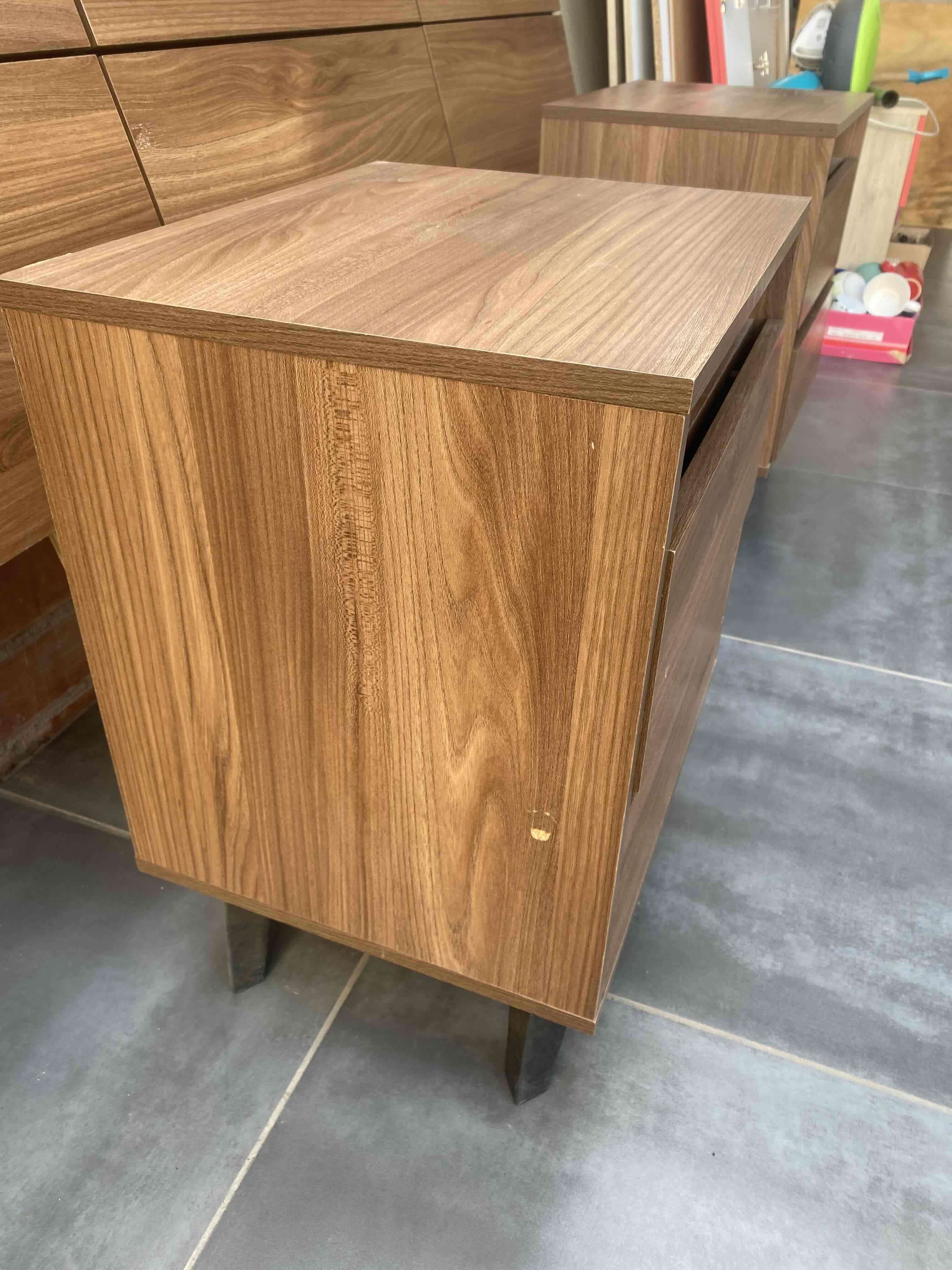 Juego de veladores y cabecera madera - miniatura 2