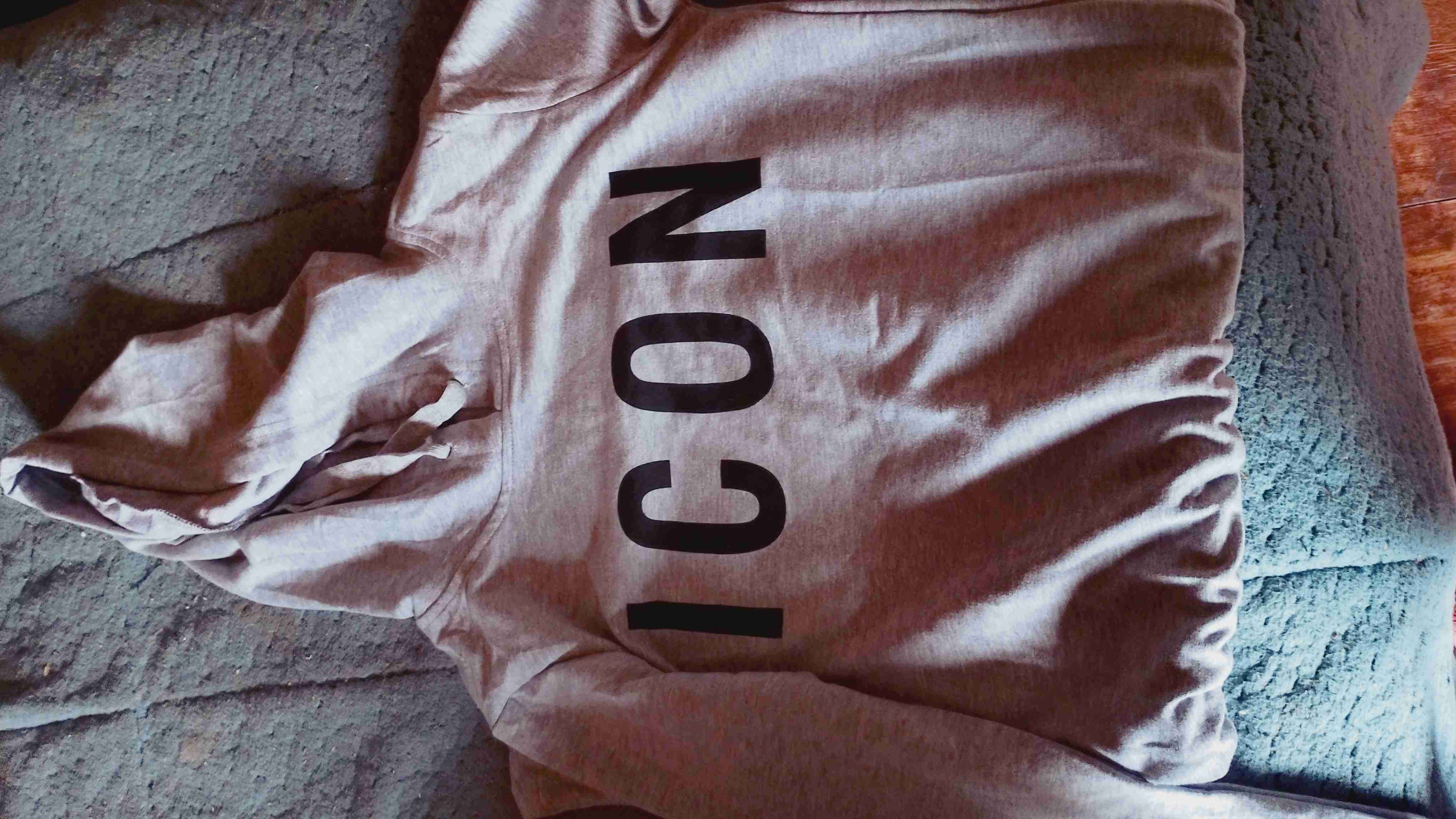 Vestido gris con capucha 'ICON' - miniatura 2