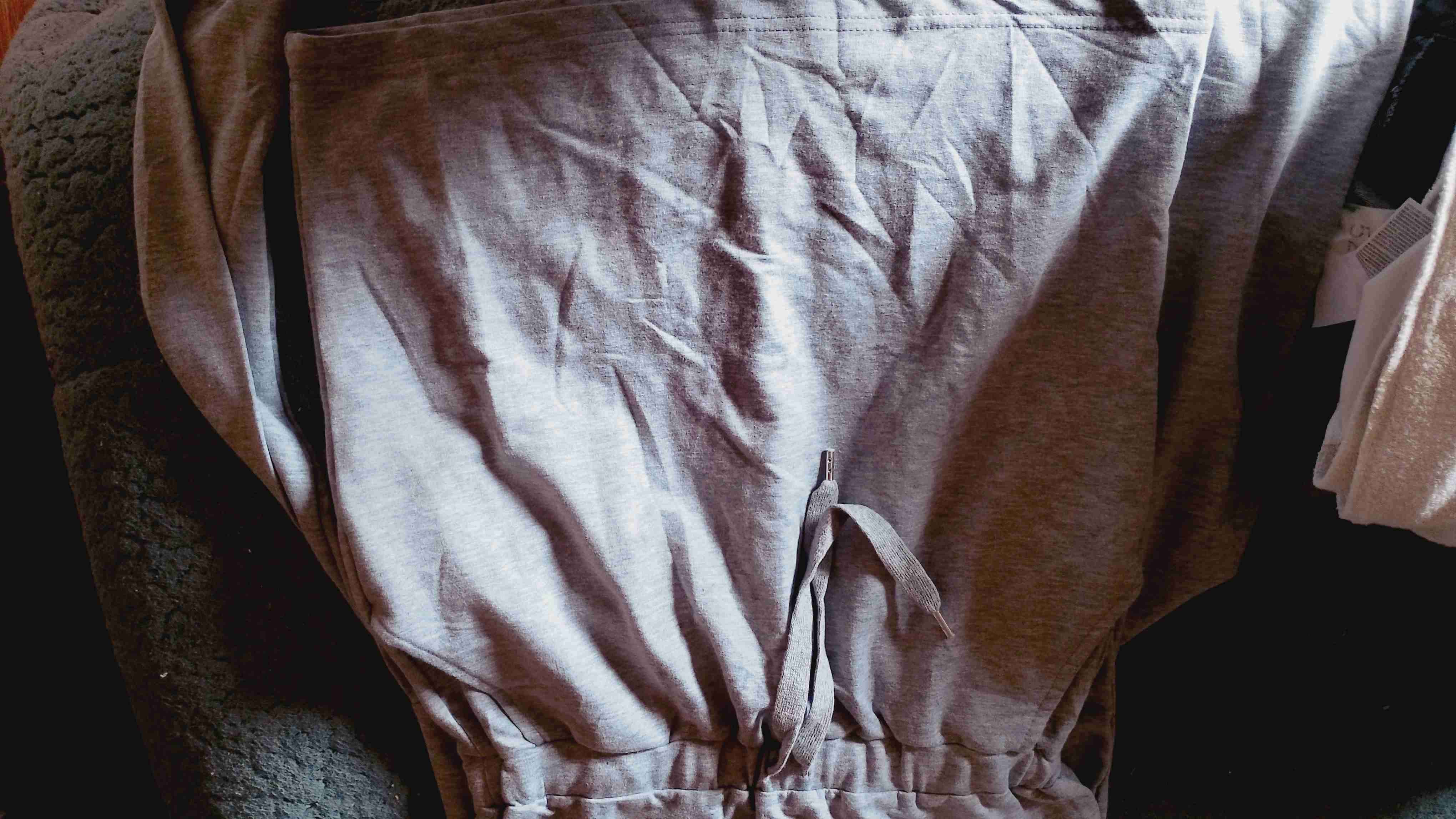 Vestido gris con capucha 'ICON' - miniatura 3