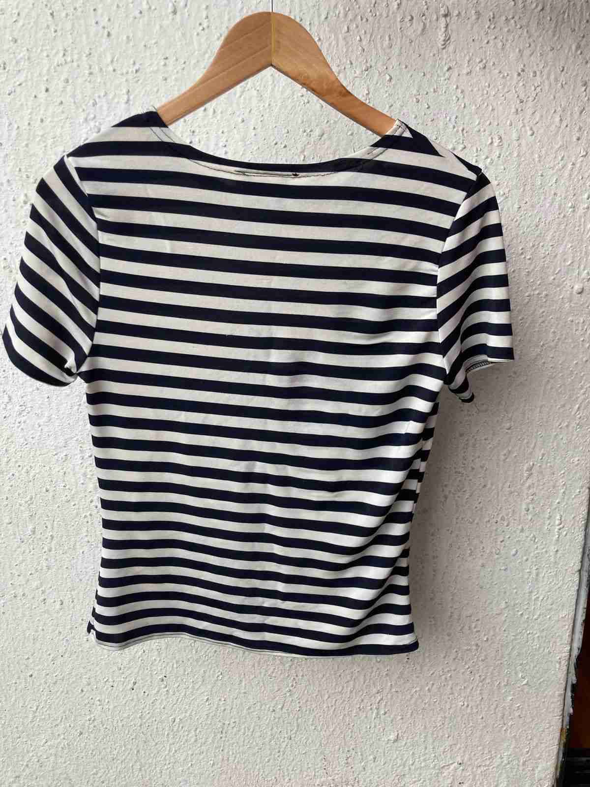 Polera rayada blanca y negra - miniatura 2