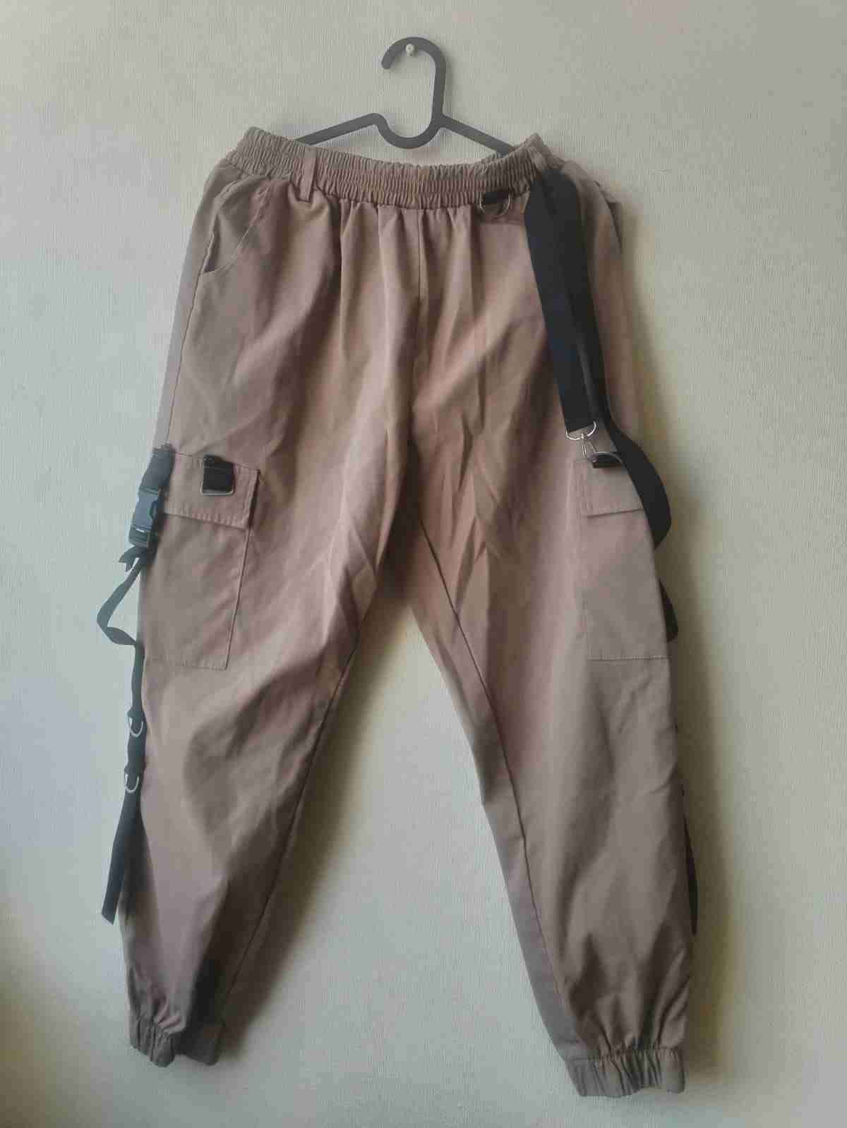 Pantalones cargo beige