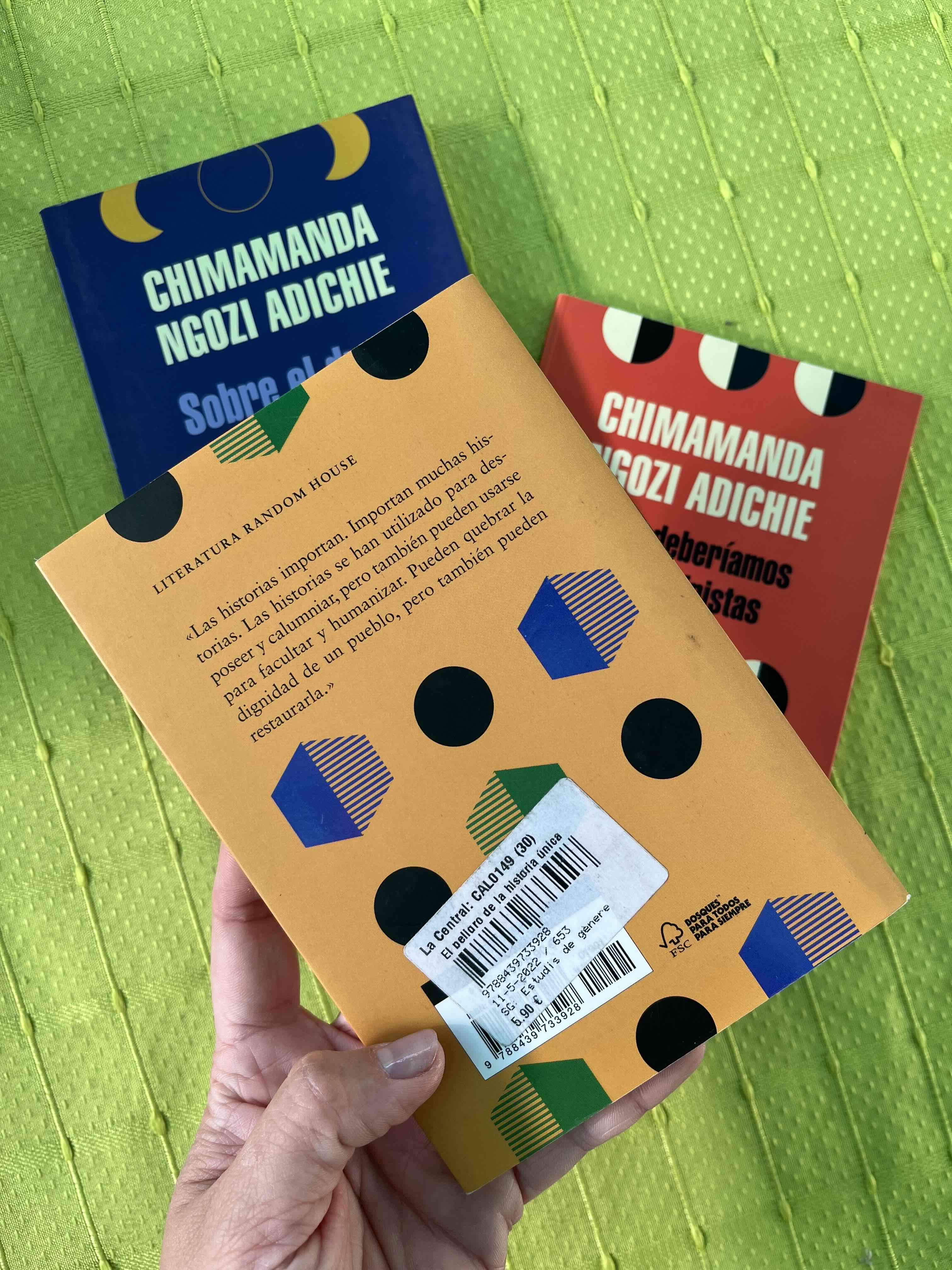 Lote de libros Chimamanda Ngozi Adichie - miniatura 2