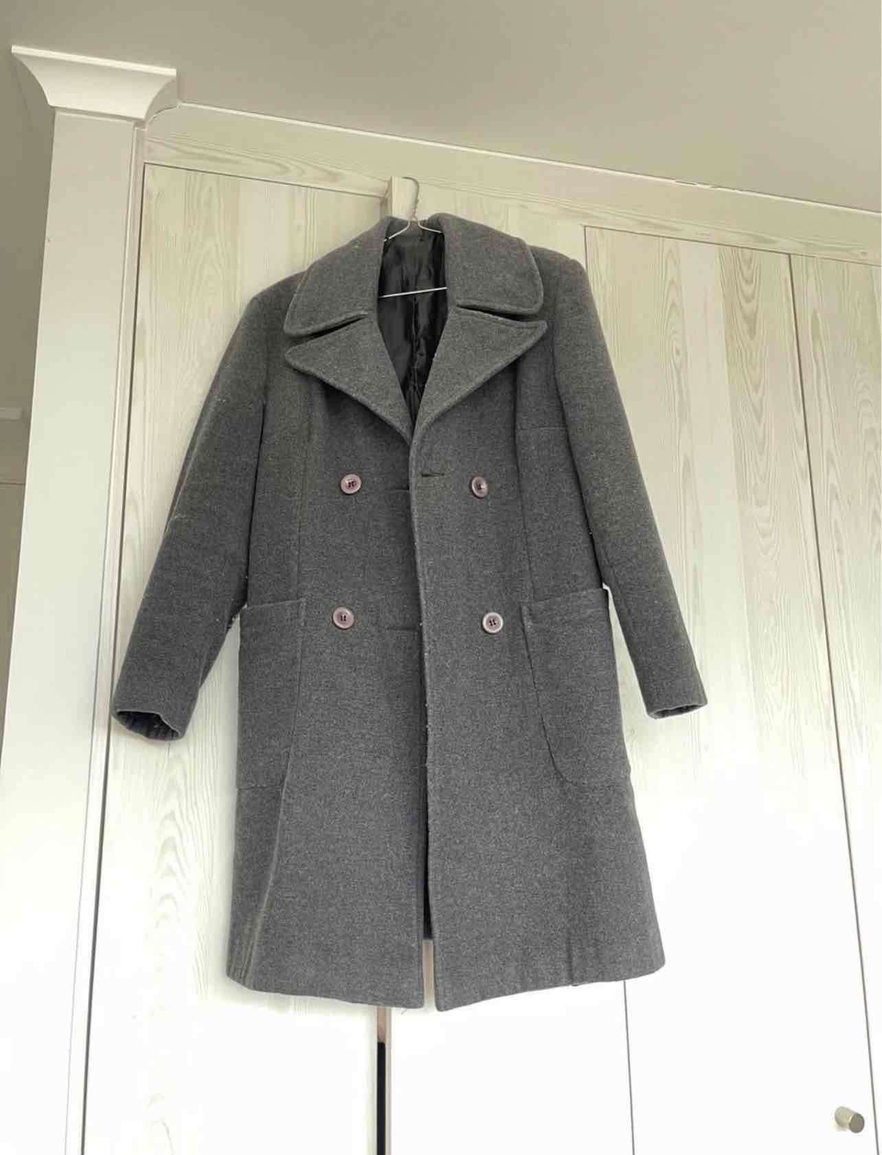 Abrigo gris