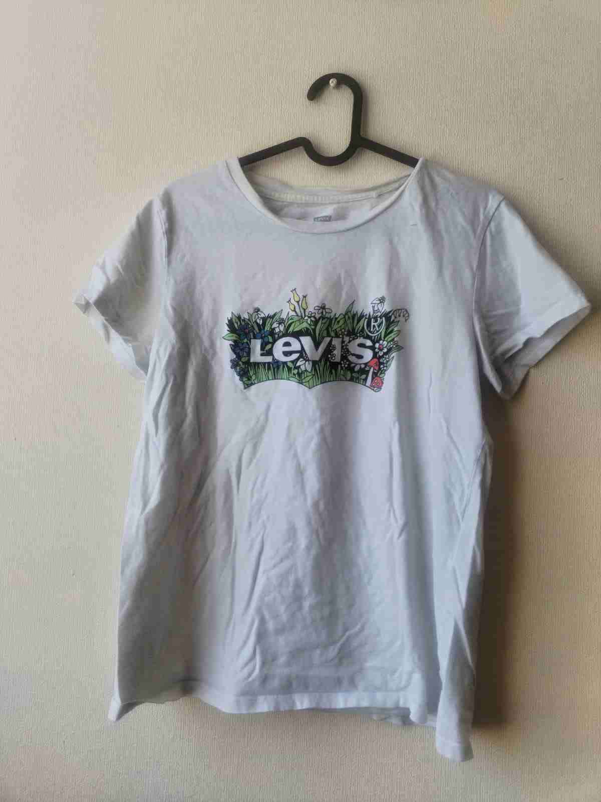 Polera blanca Levi's estampada