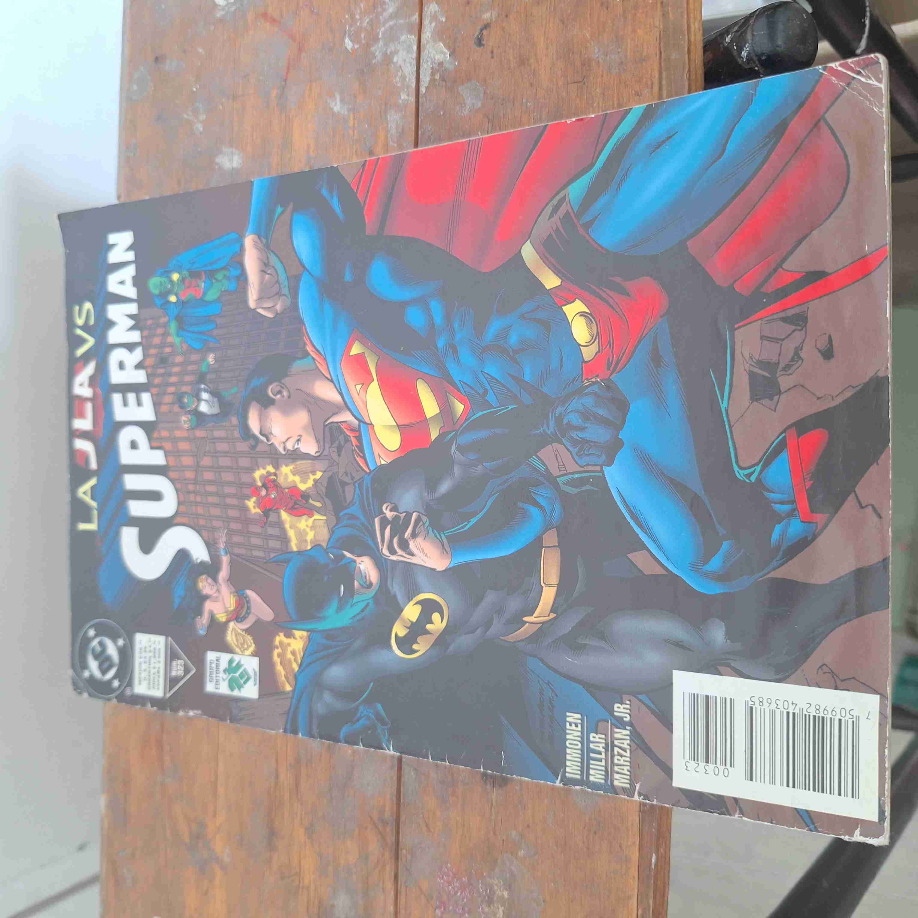 Cómic Superman Venganza Eterna - miniatura 2