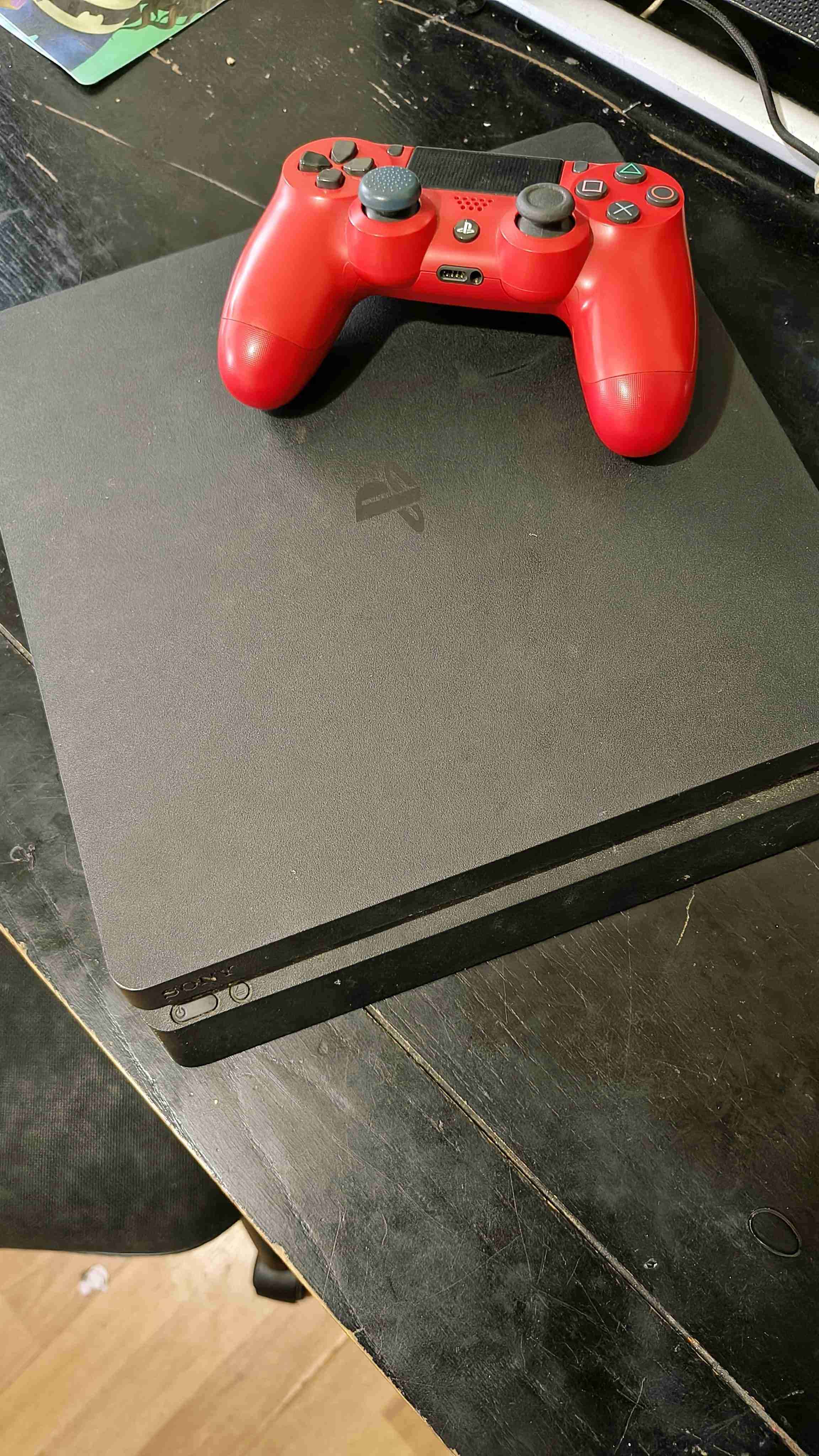 Playstation 4 1tb - miniatura 2