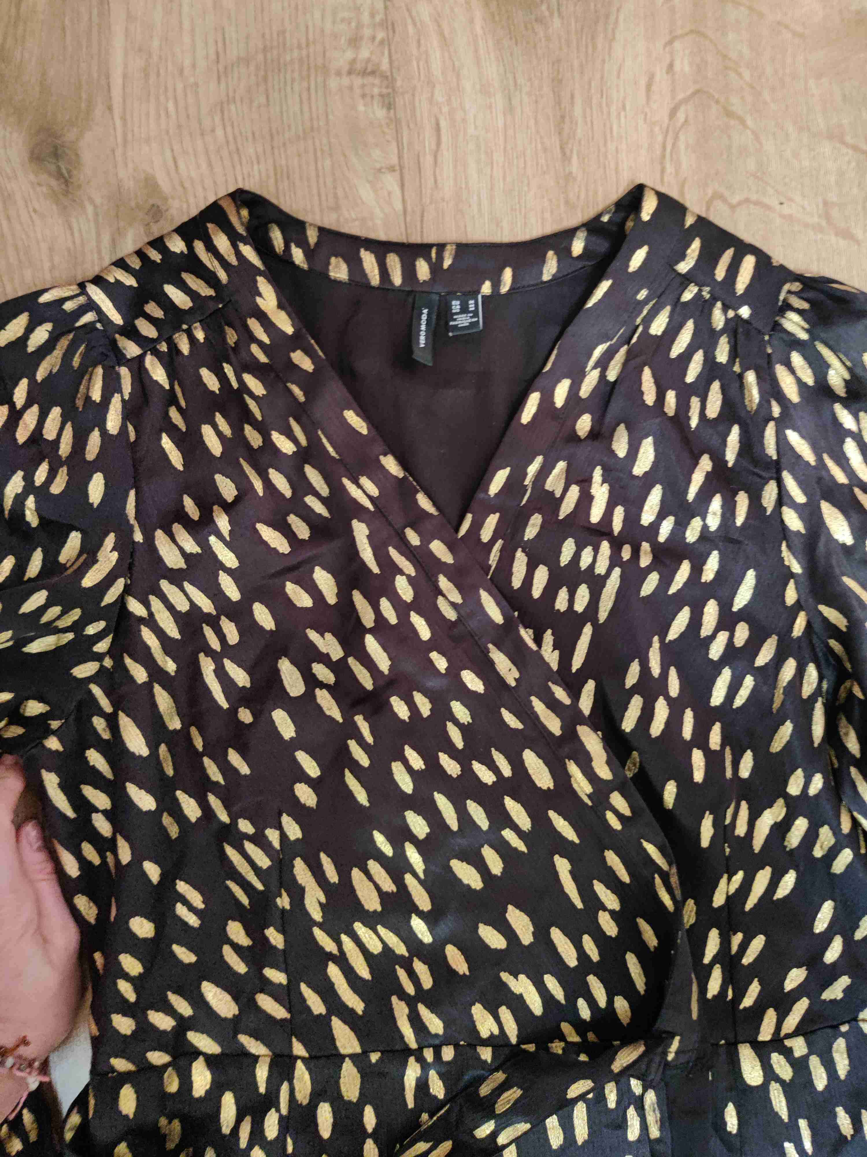 Vestido negro con dorado - miniatura 2