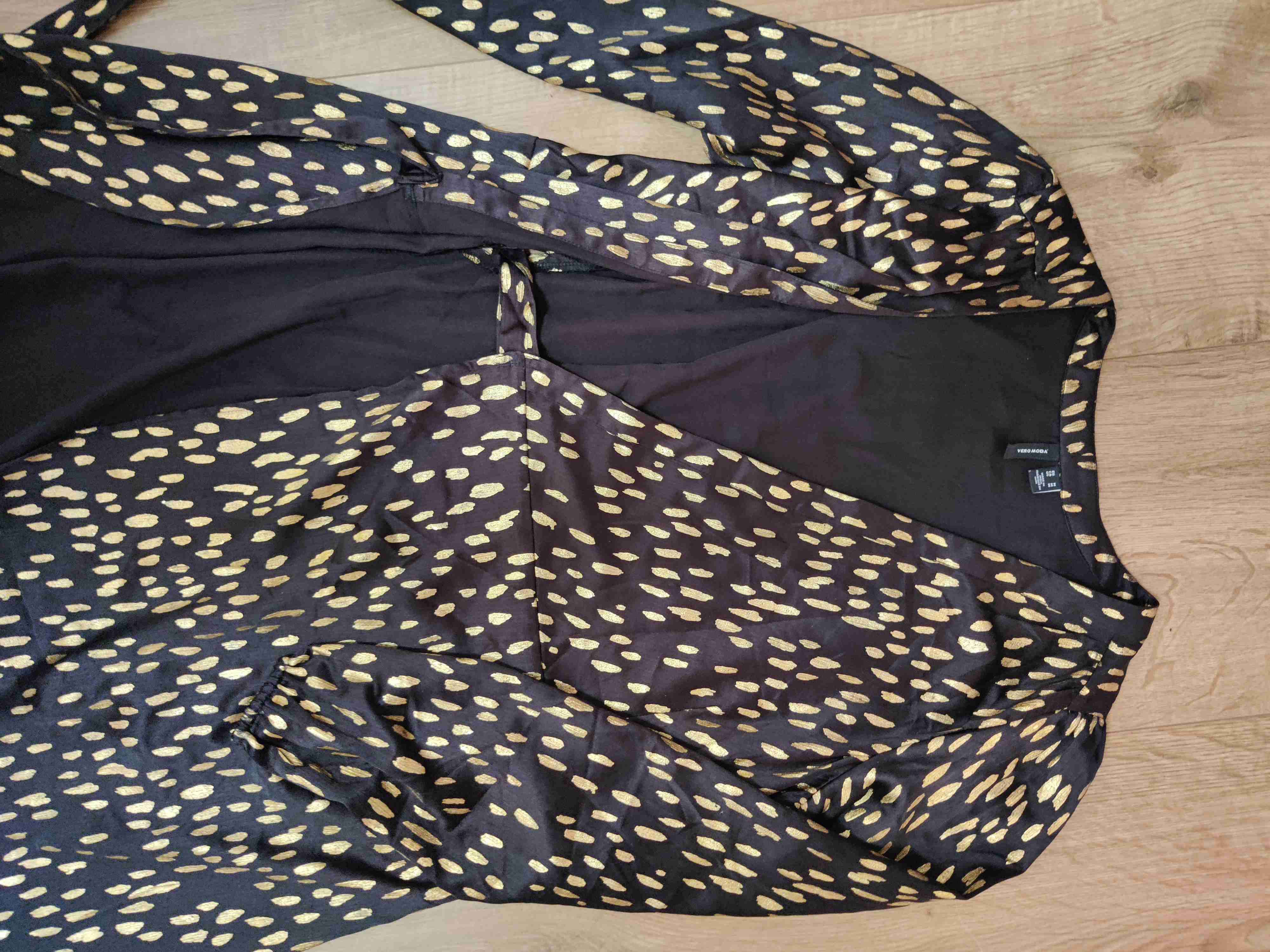 Vestido negro con dorado - miniatura 4