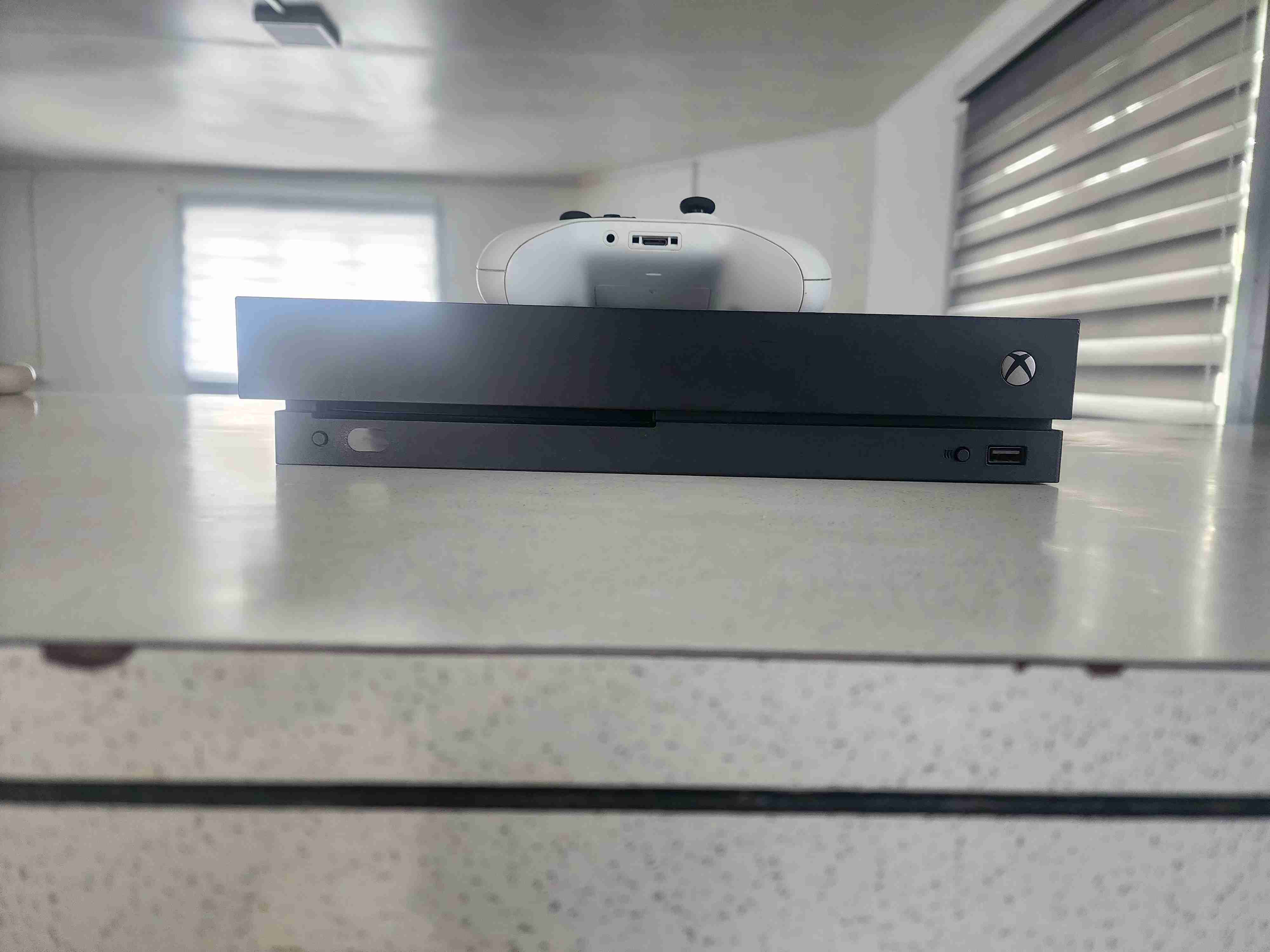 Consola Xbox con control blanco - miniatura 3