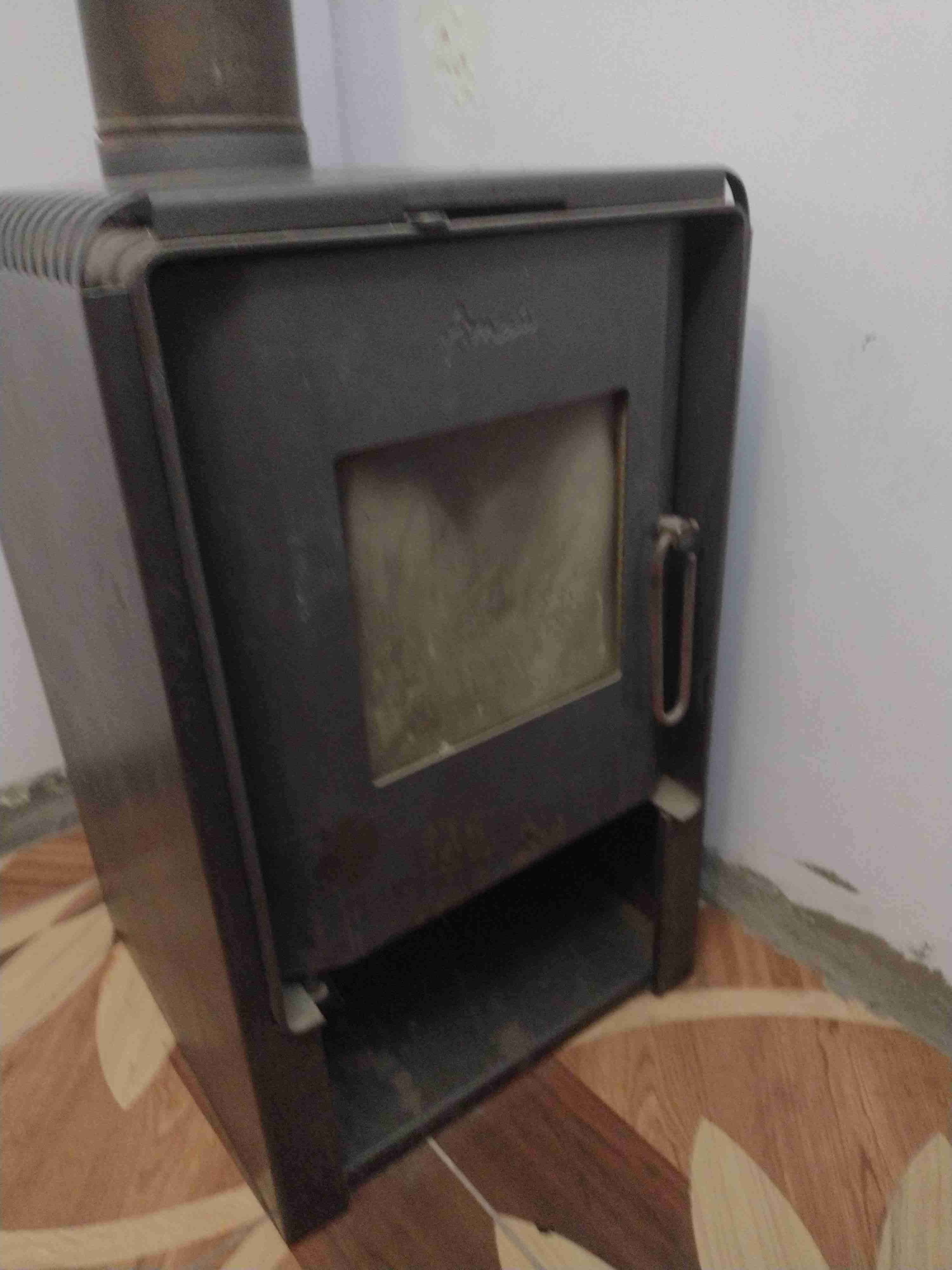 Estufa de leña metálica - miniatura 3