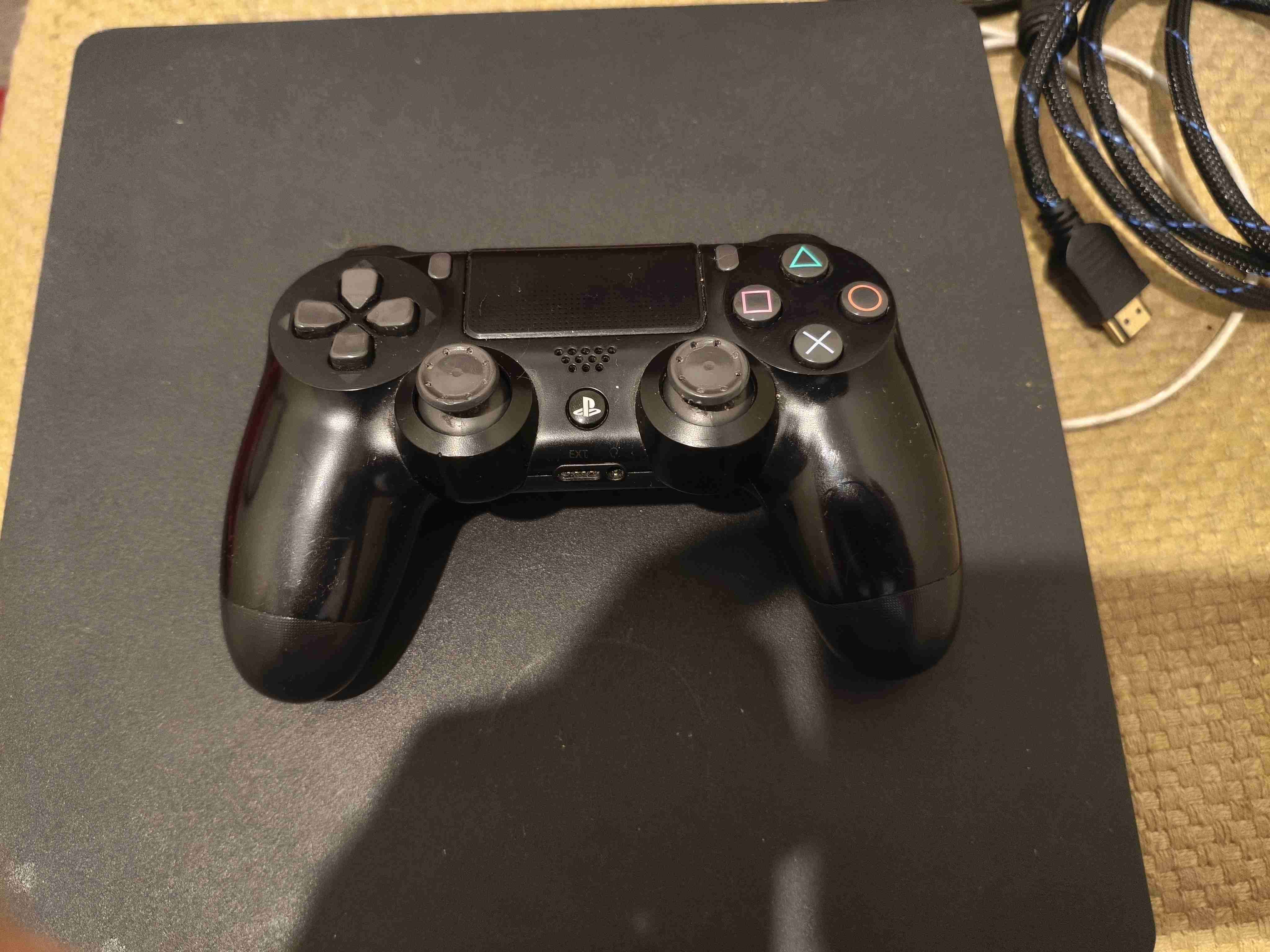 Consola PS4 con juego Spider-Man - miniatura 2