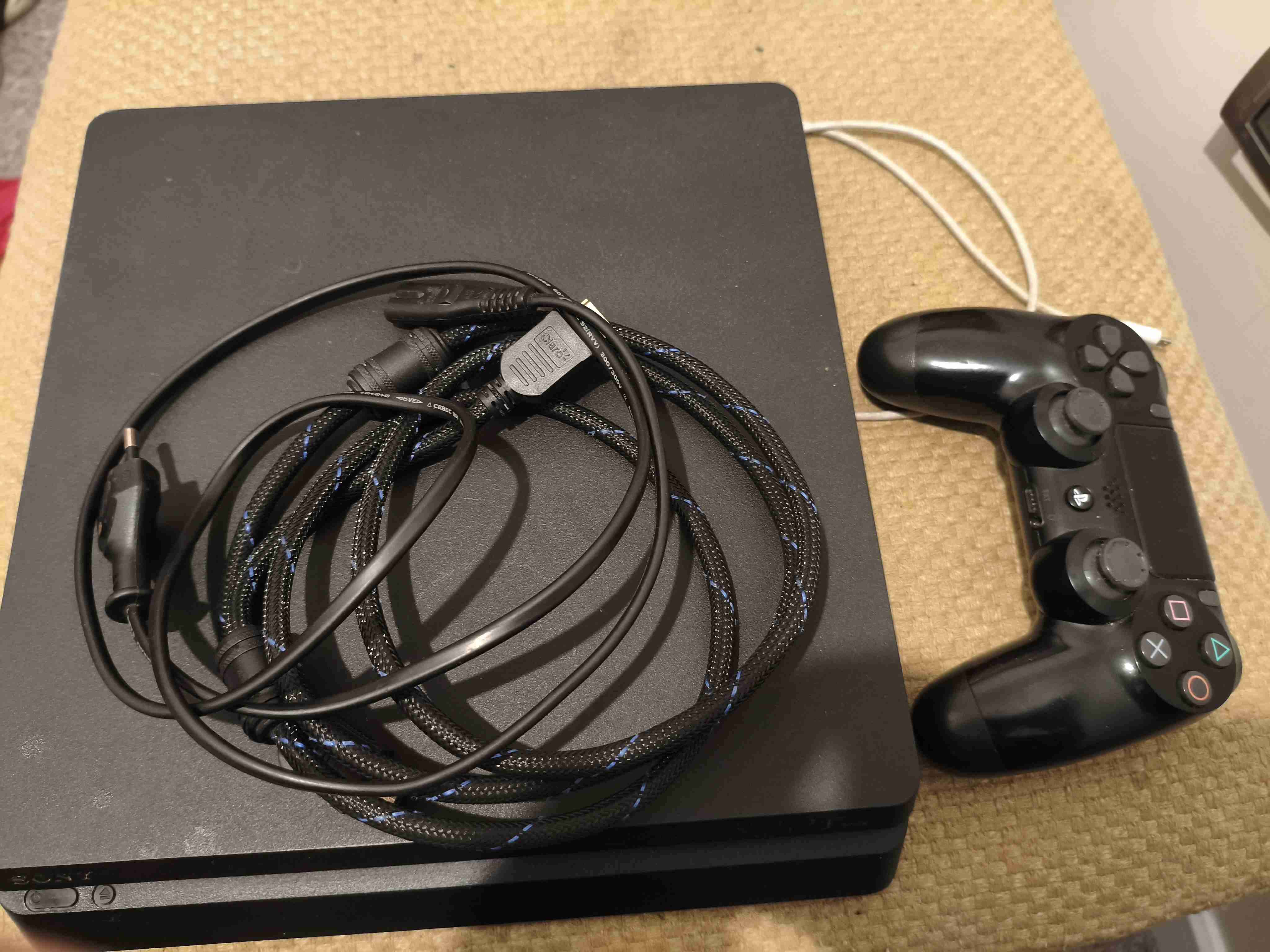 Consola PS4 con juego Spider-Man - miniatura 5