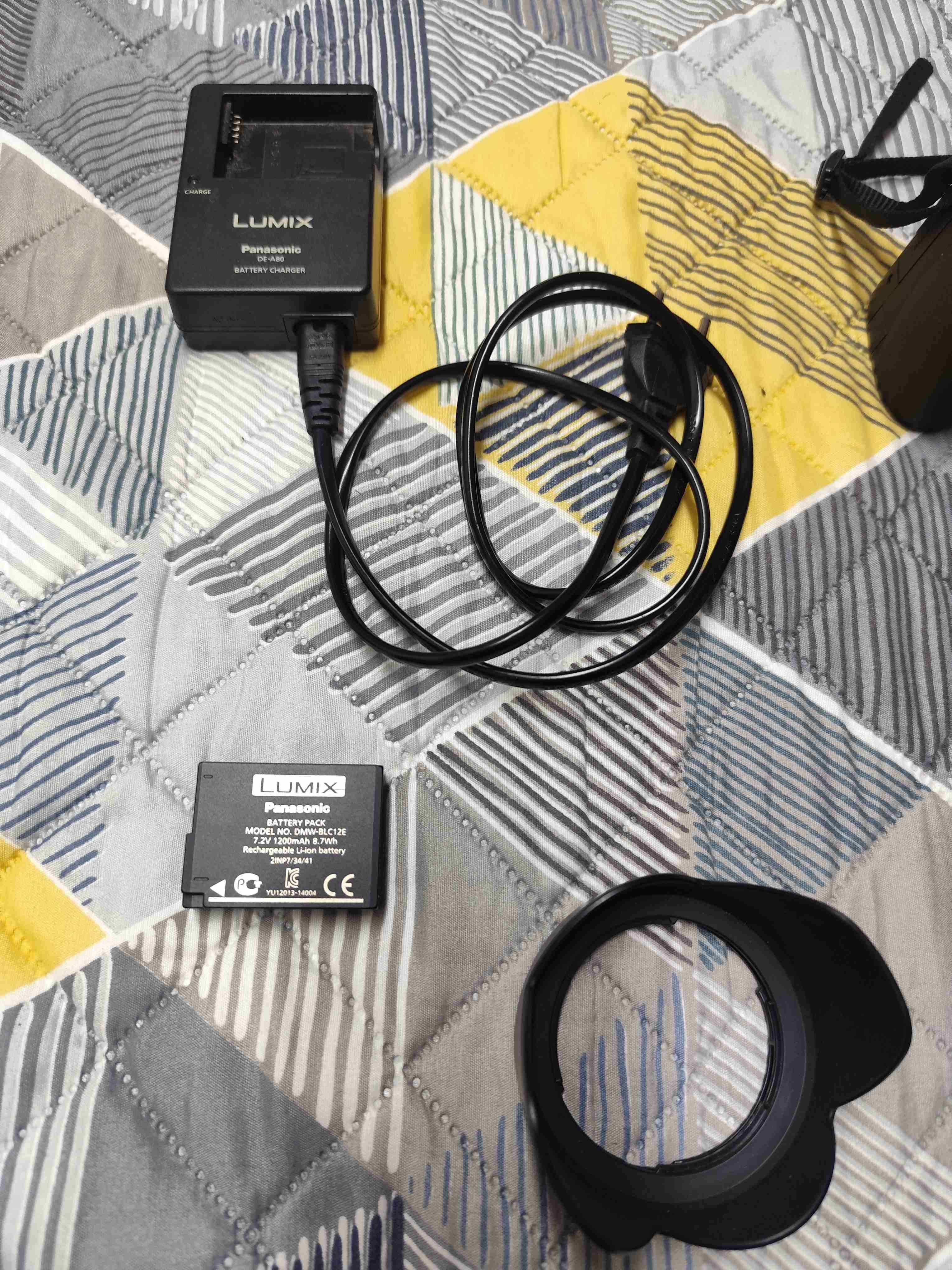 Cámara Lumix con accesorios - miniatura 4