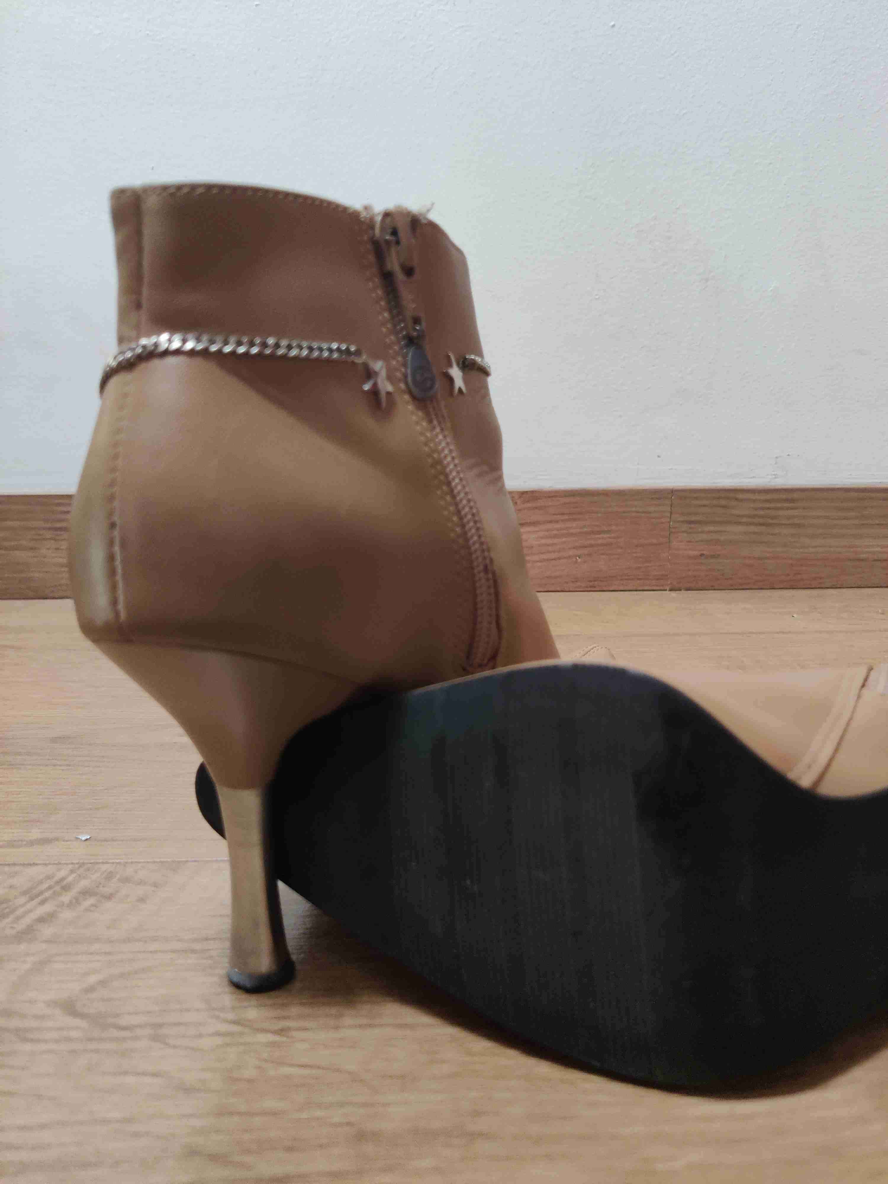 Botines beige con tacón metálico - miniatura 5