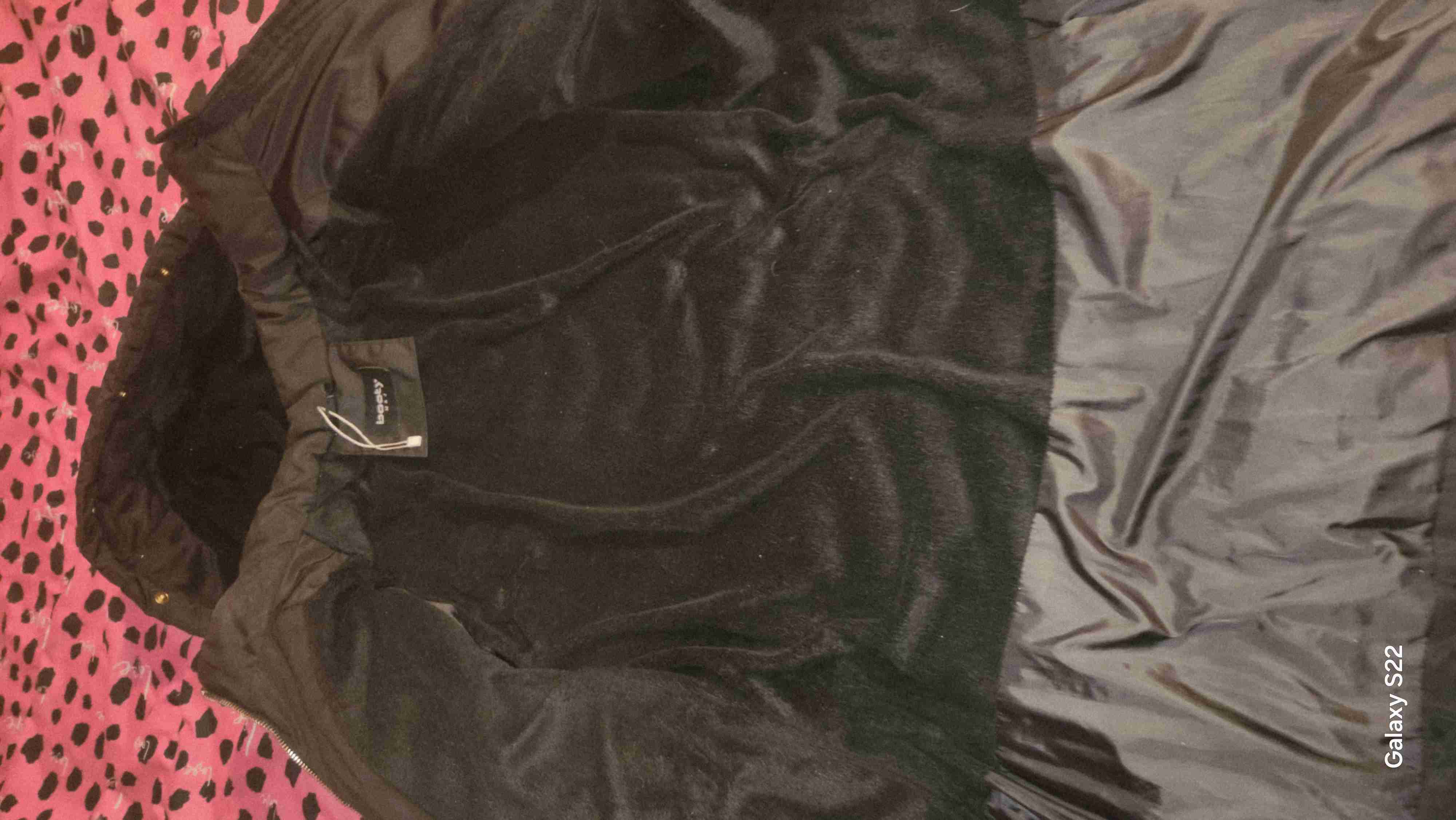 Parka negra con capucha - miniatura 2