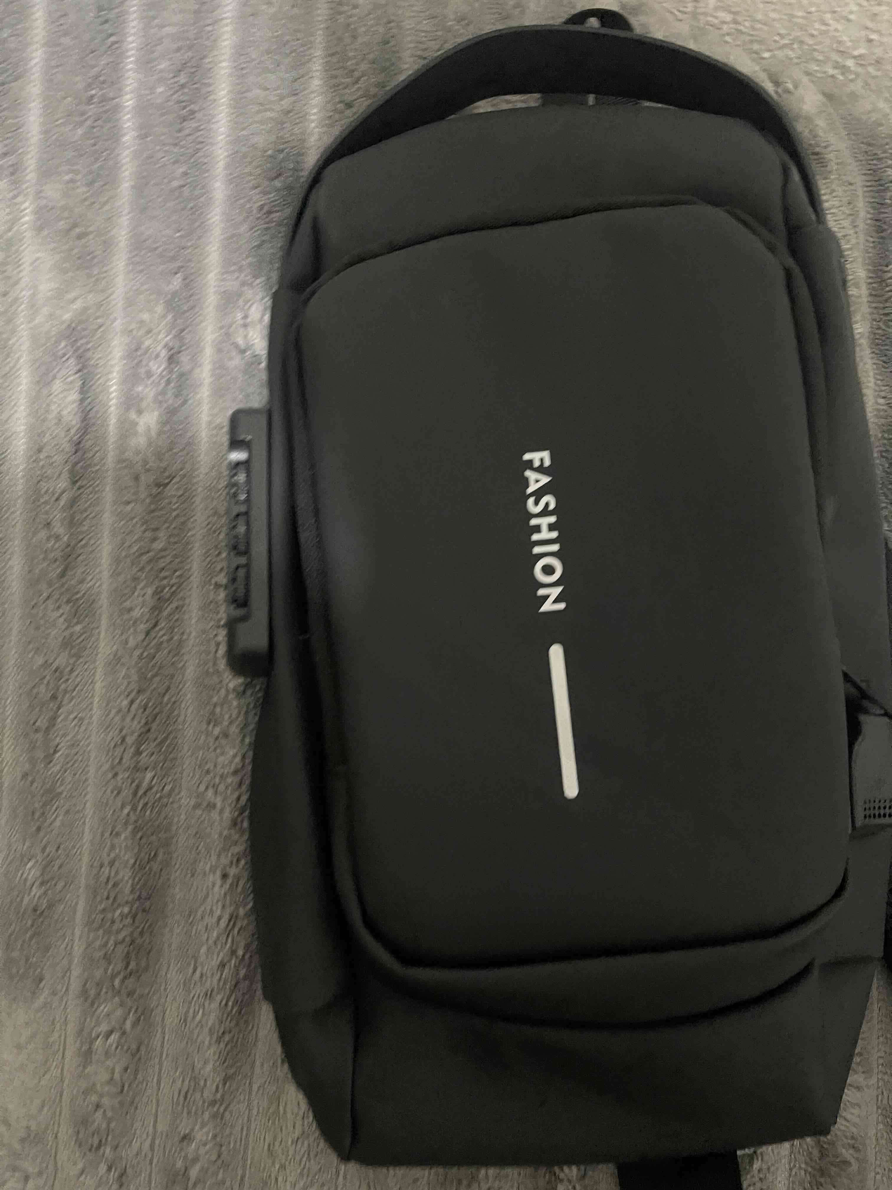 Mochila negra antirobo - miniatura 2