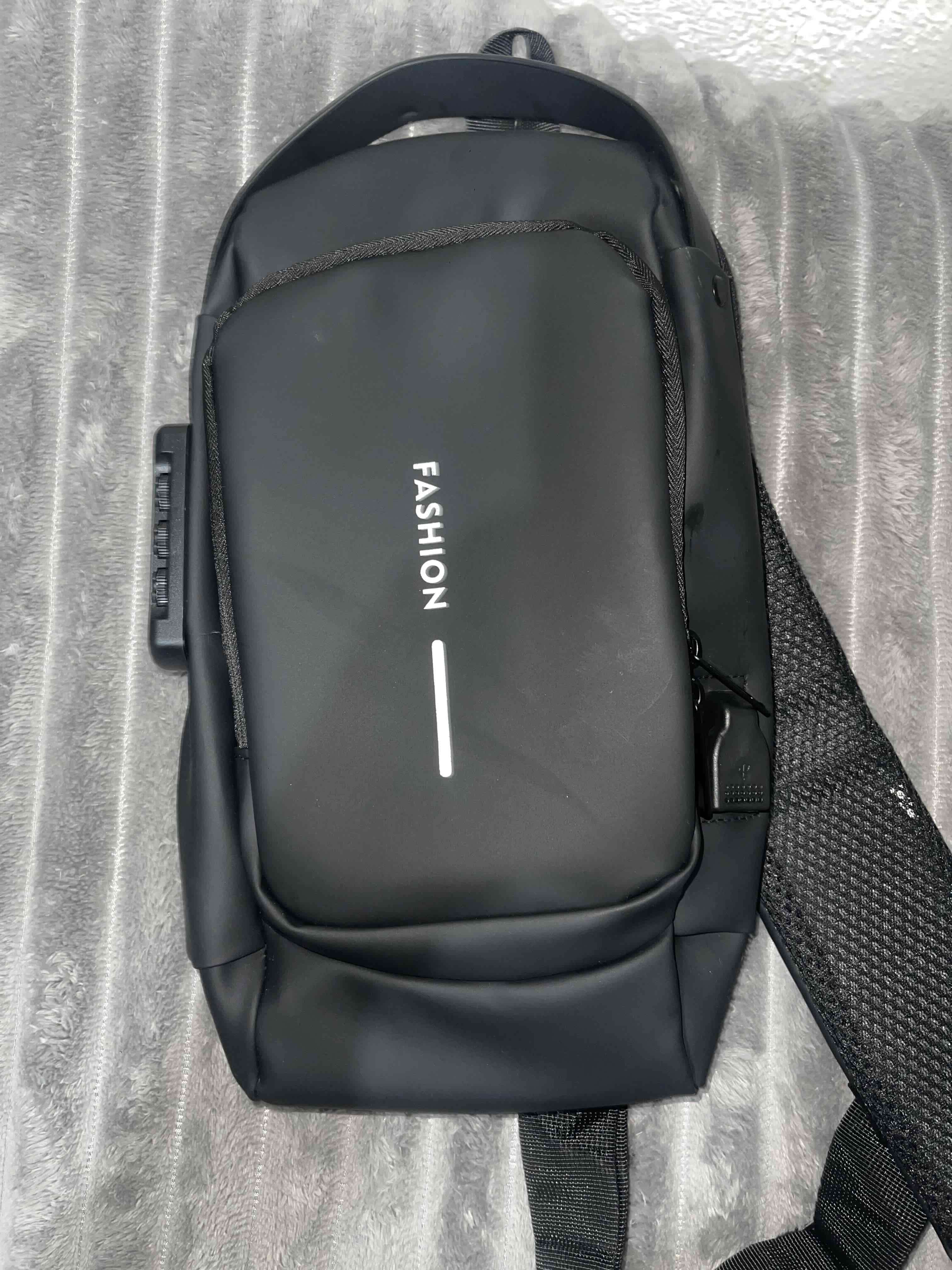 Mochila negra antirobo - miniatura 3