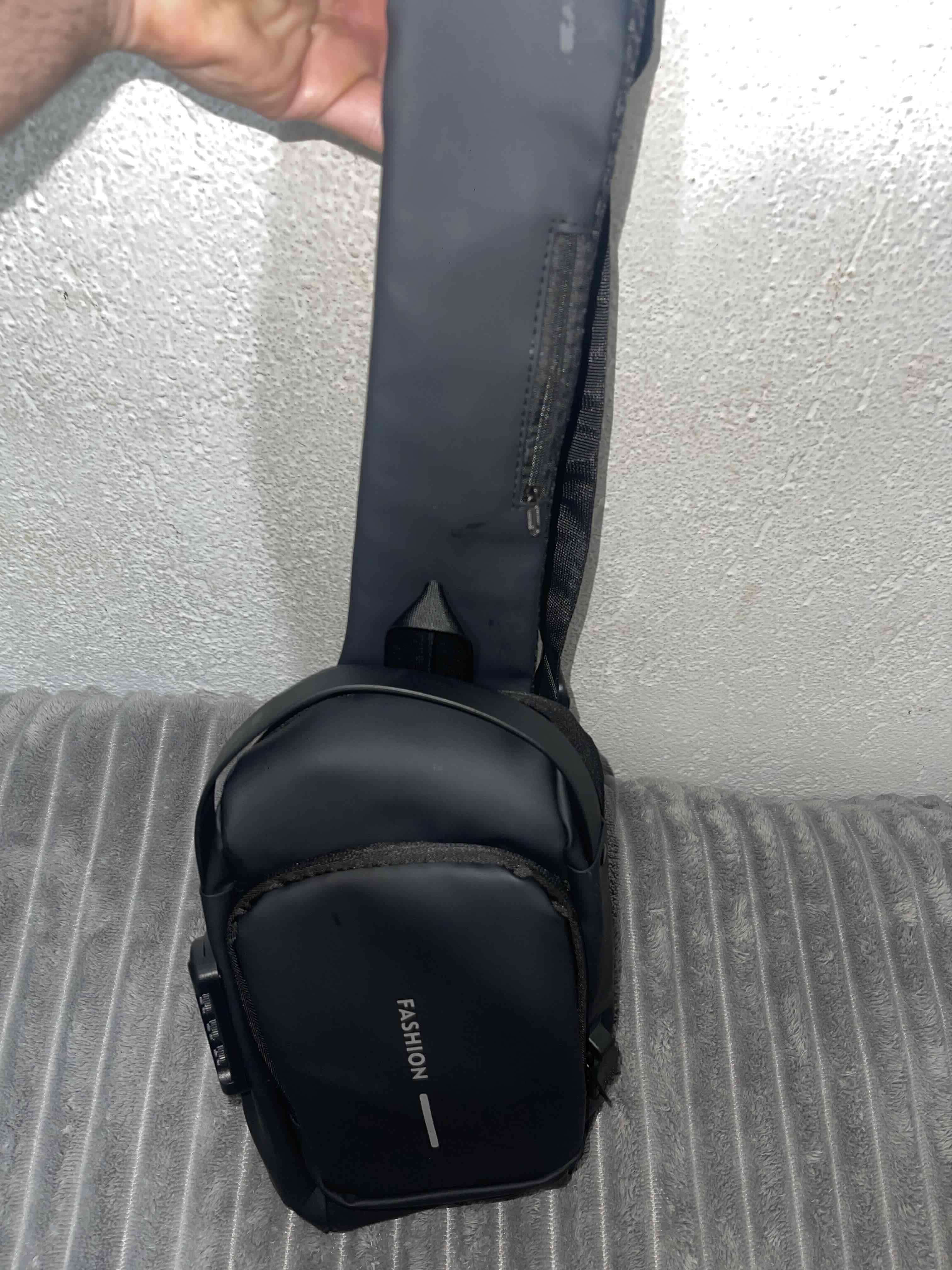 Mochila negra antirobo - miniatura 5