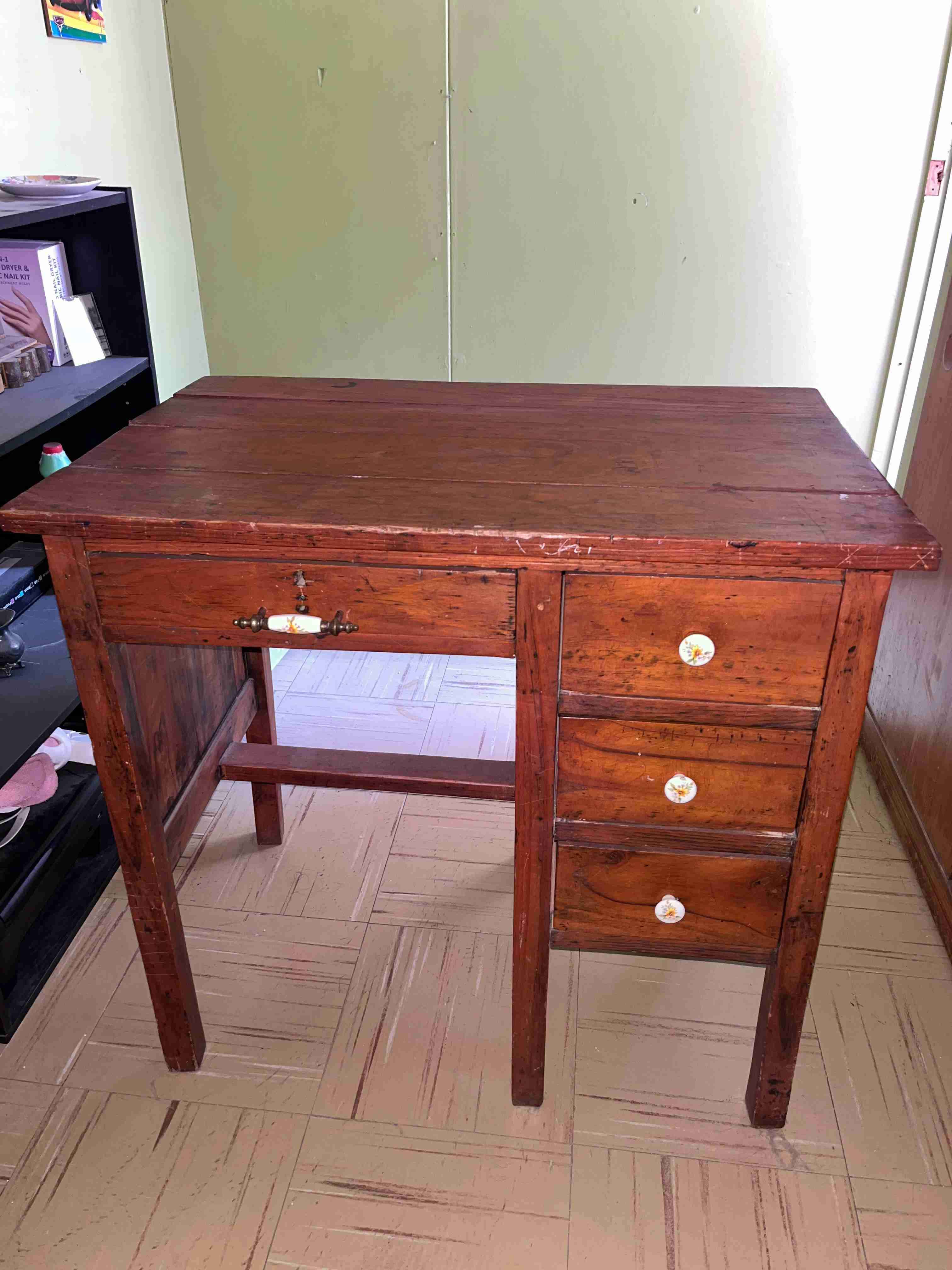 Escritorio de madera con cajón - miniatura 2