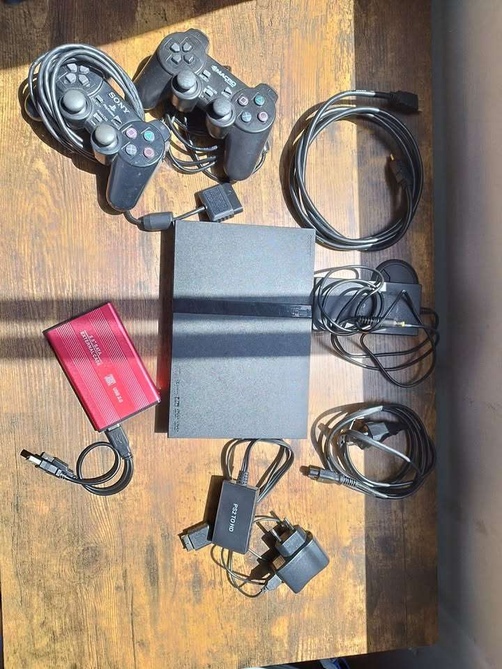 Consola PlayStation 2 con controladores - miniatura 1