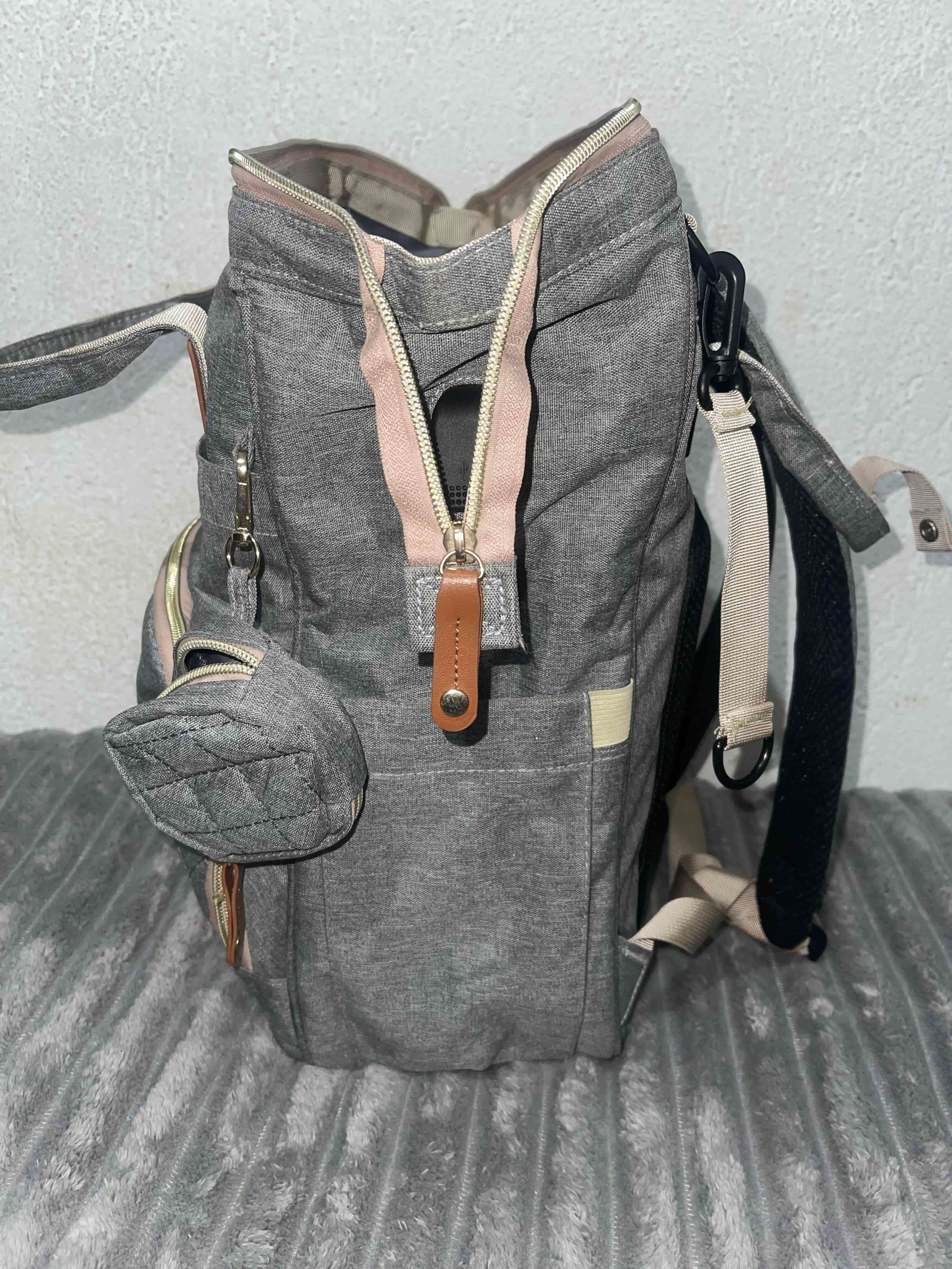 Pañalera Mochila gris con bolsito circular - miniatura 4