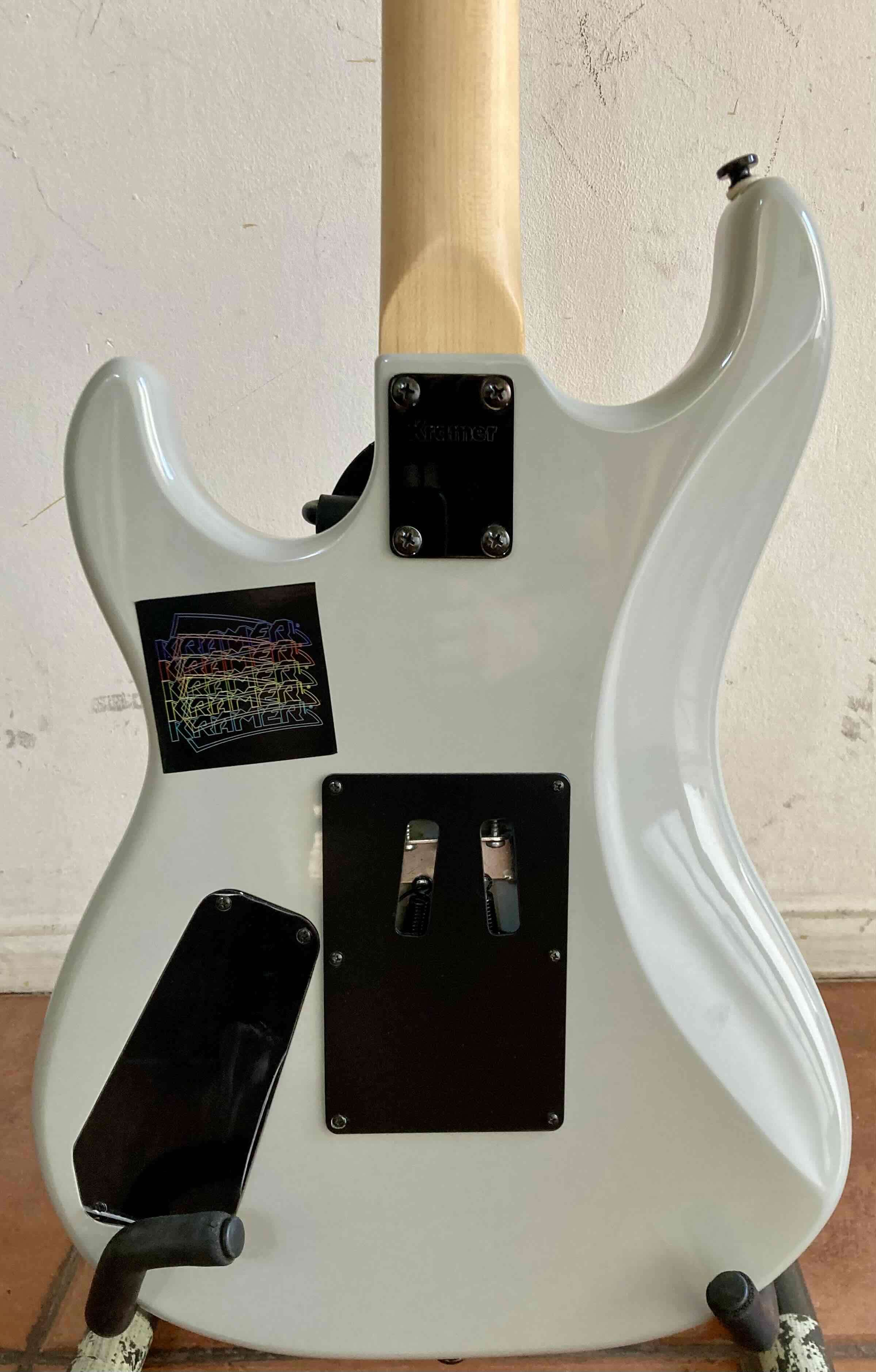 Guitarra Eléctrica Kramer Baretta Pewter Gray - miniatura 4