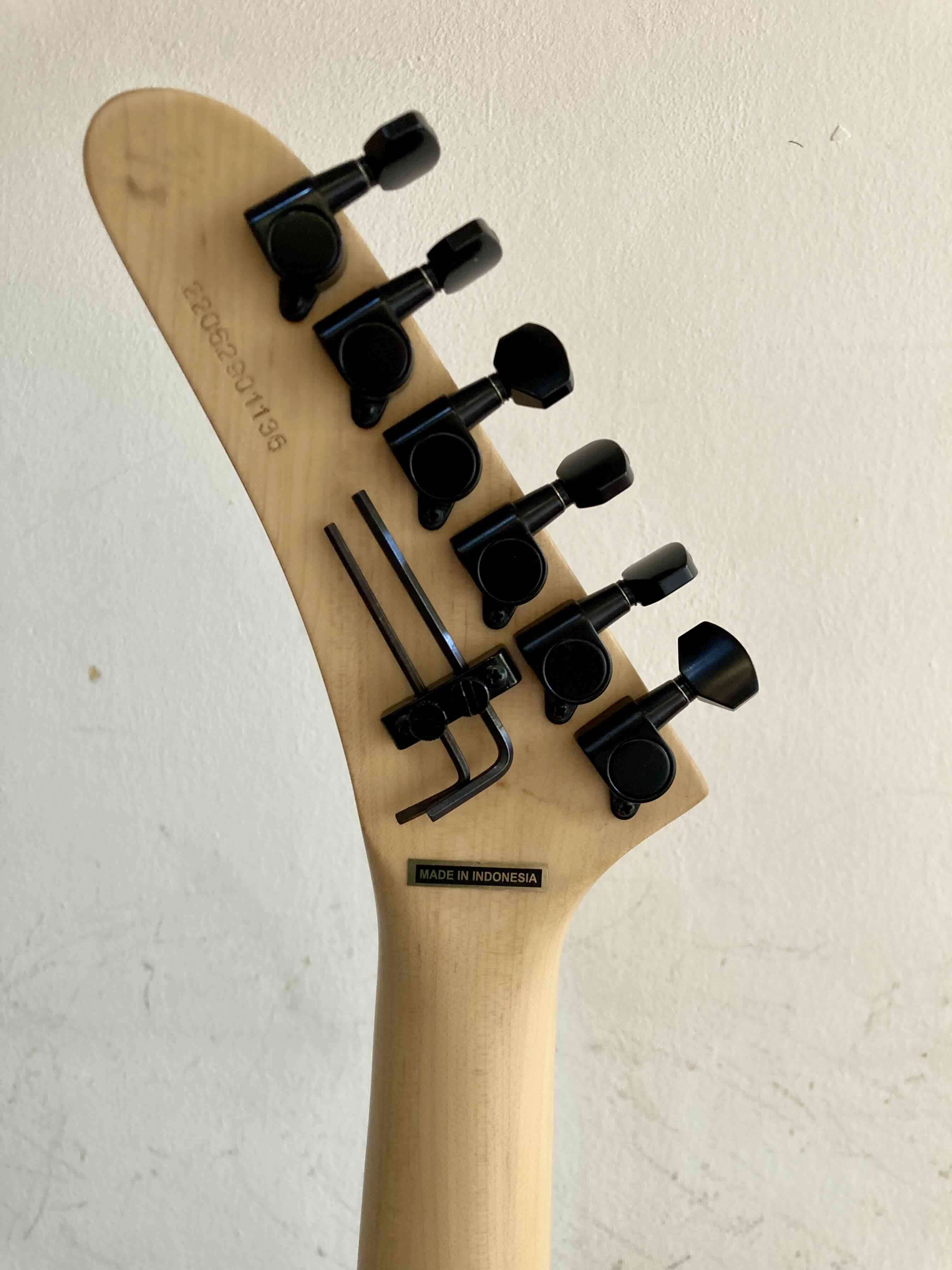 Guitarra Eléctrica Kramer Baretta Pewter Gray - miniatura 6