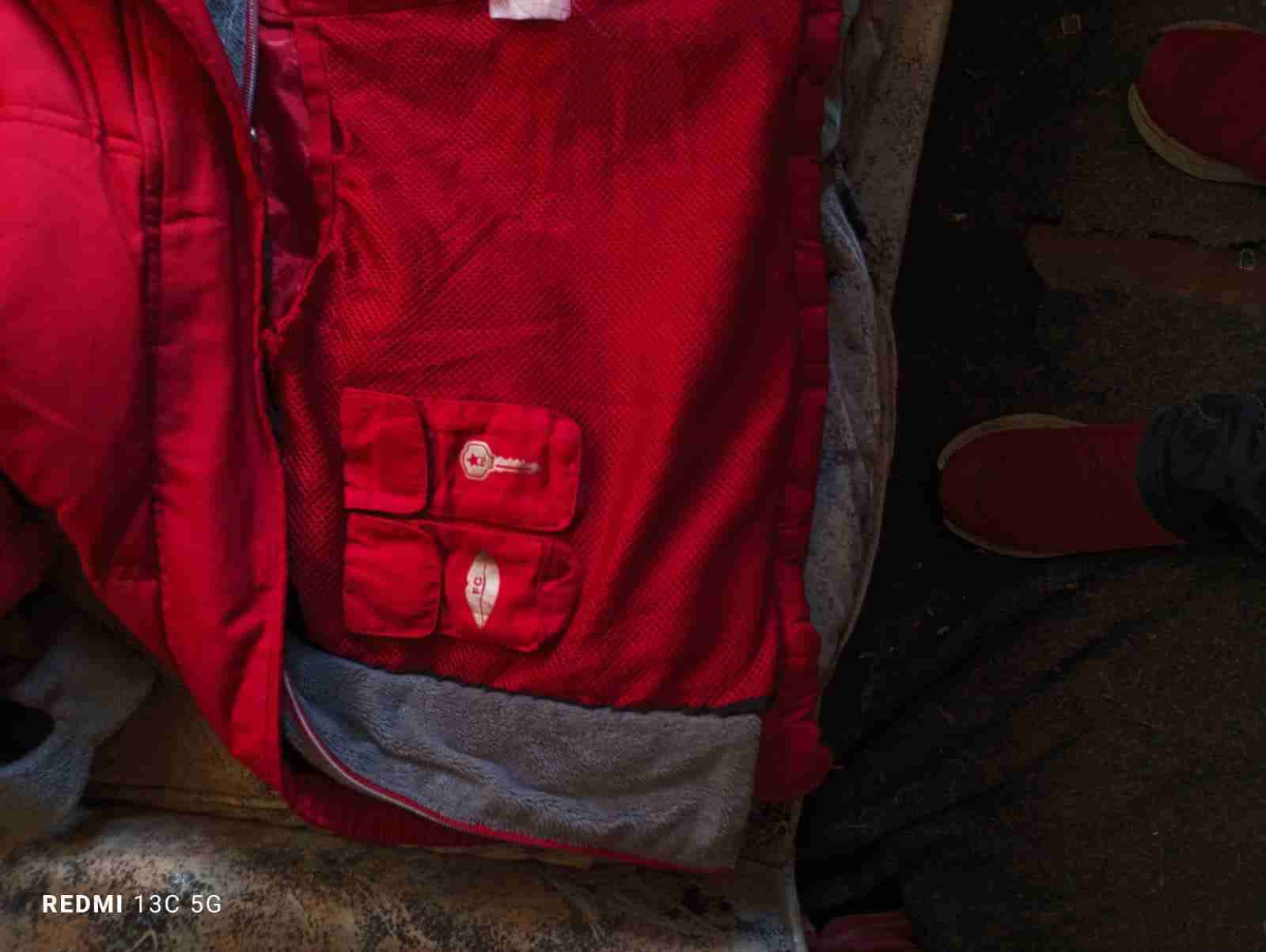 Chaqueta acolchada roja - miniatura 4