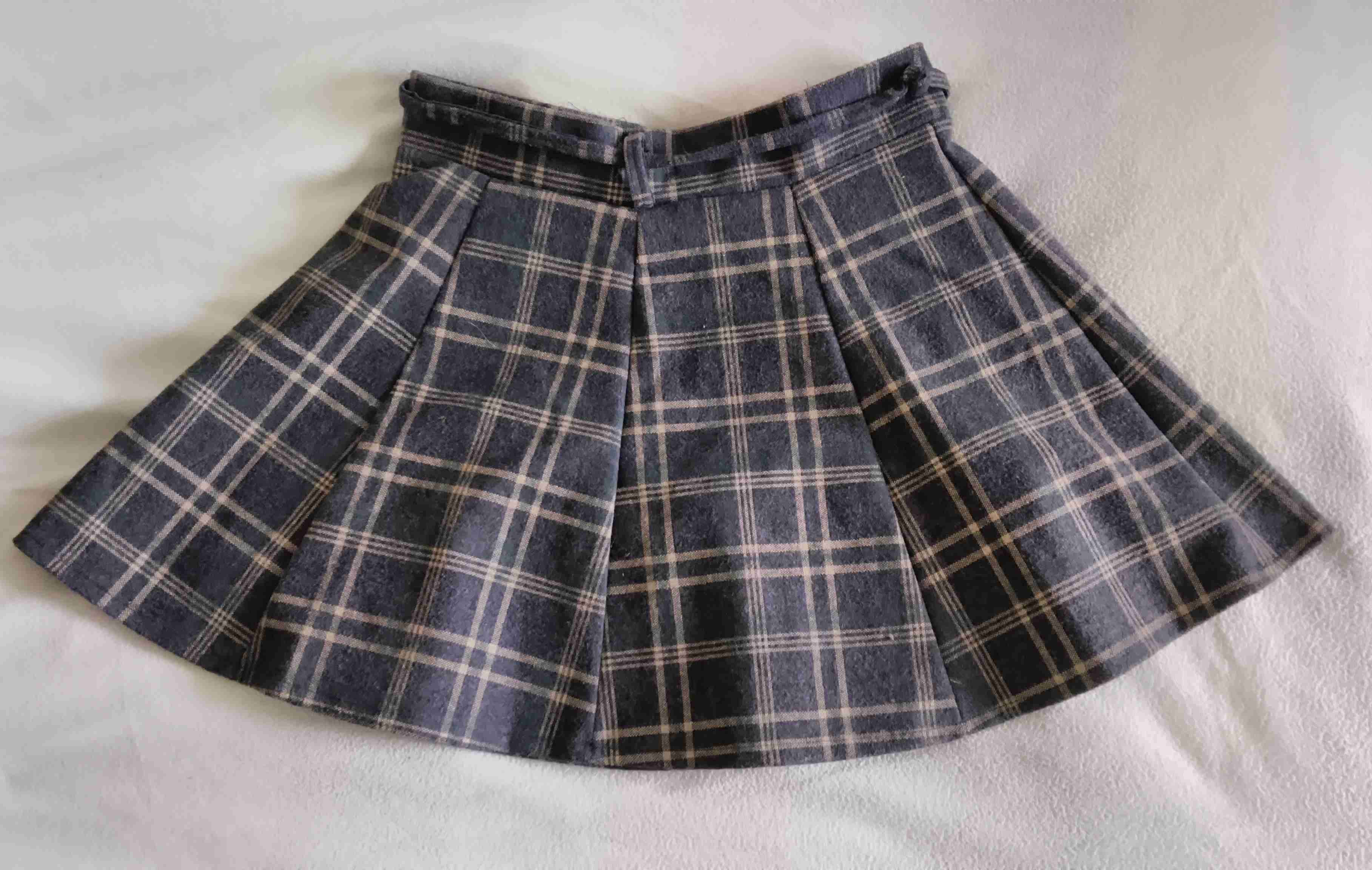 Falda corta escocesa negra - miniatura 2