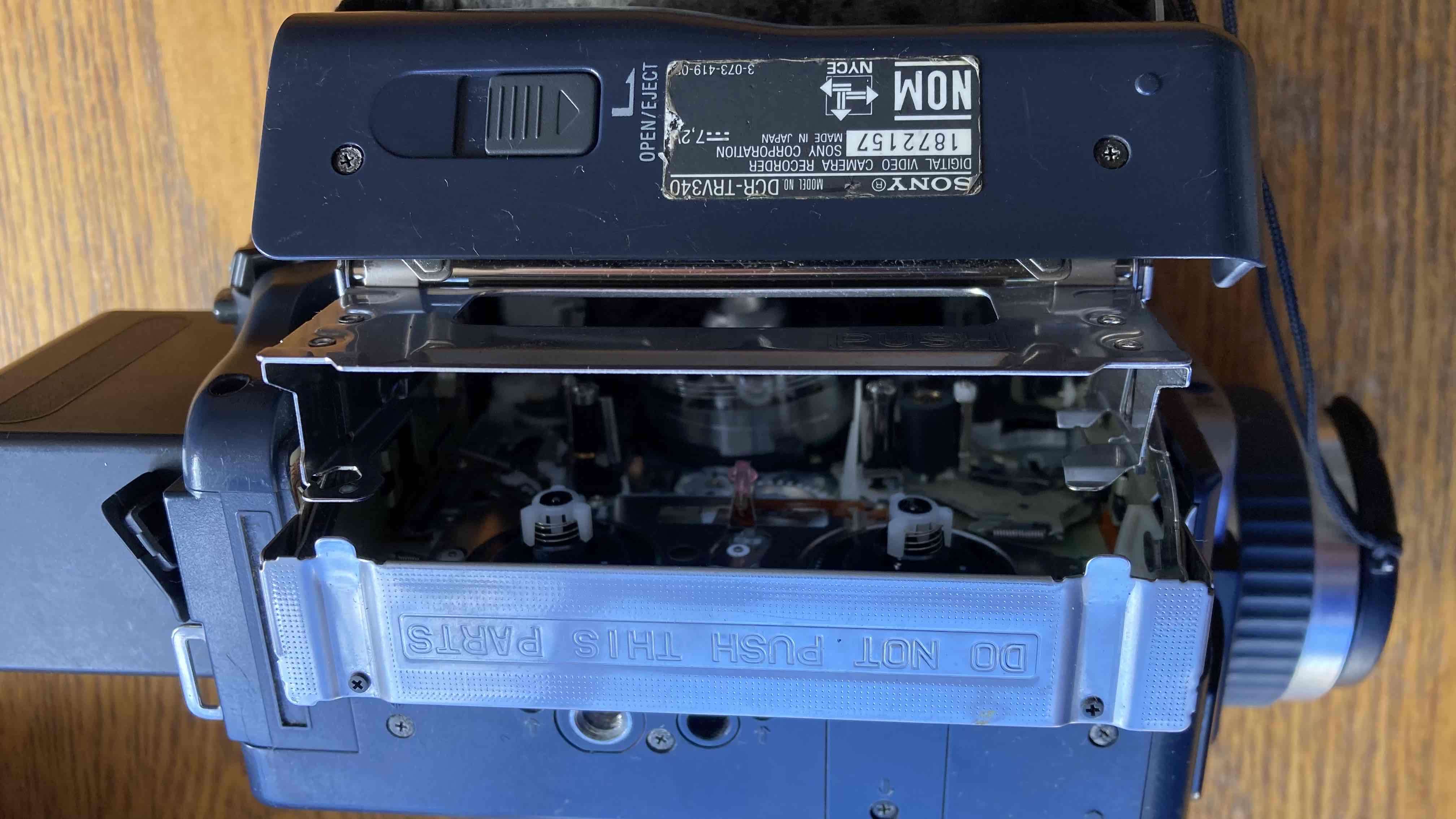 Cámara Sony Digital8 TRV 340 completa - miniatura 2